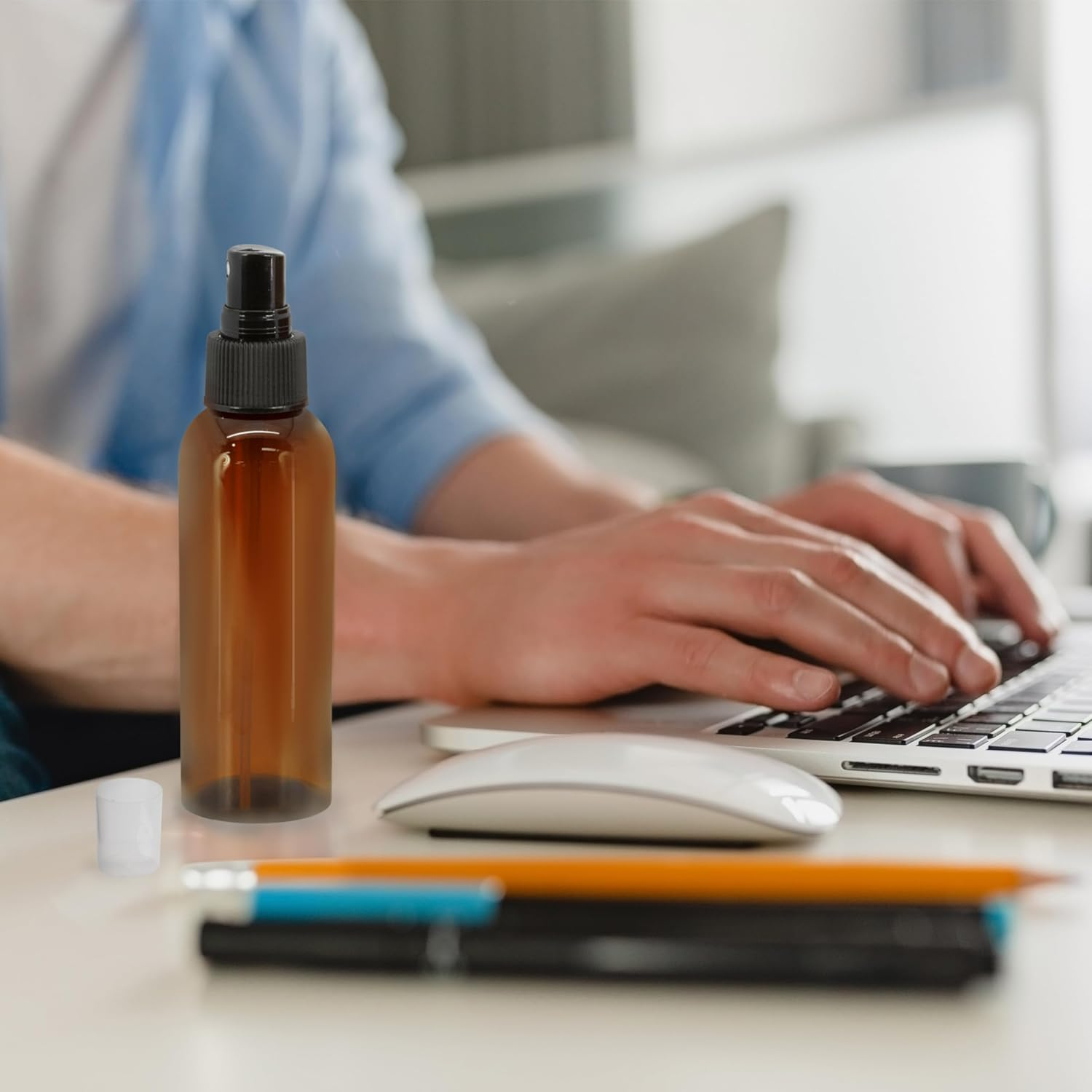 Two Hands 125Ml Amber Bottles with Spray Pump - Pack of 16 TH125ALP16 image number 3