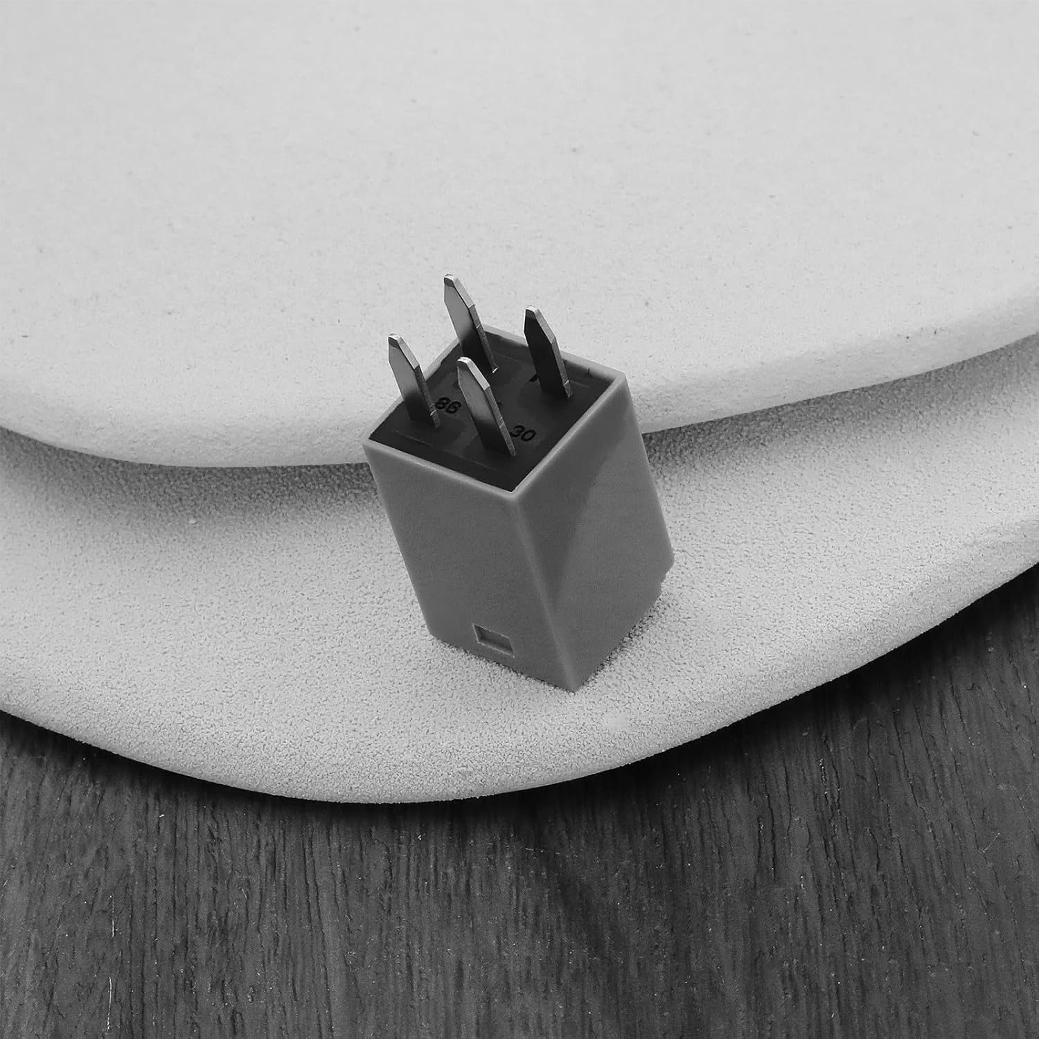 Emagtech DC12V 20A 4Pin Car Power Relay Replacement Part PA66-GF33 13848981 Compatible with Kopachi Roewe 350 image number 2