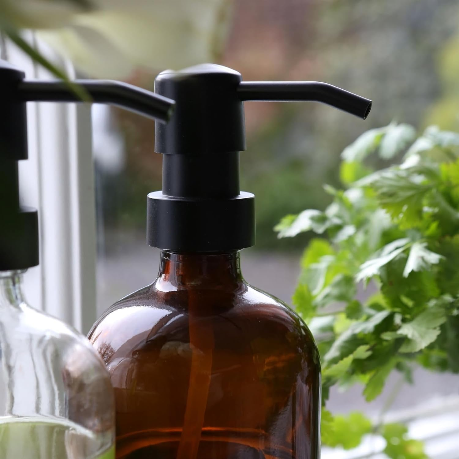 Harbour Housewares Glass Soap Dispensers with Labels - Amber/Black - 4 Pack - 500Ml Refillable Soap Dispensers Hand and Dish Liquid Pump for Bathroom, Kitchen, Laundry Room - Clear image number 4