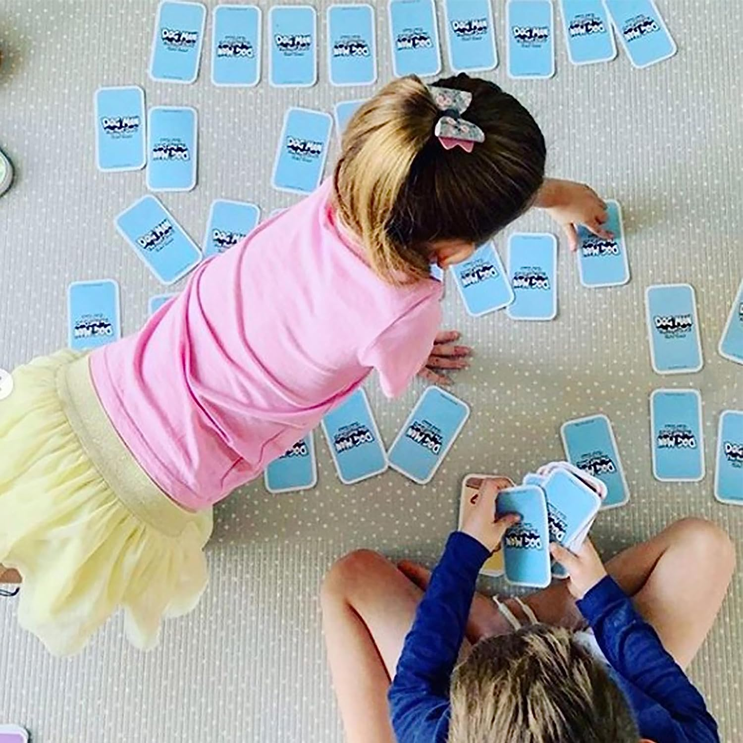 University Games the Hot Dog Card Game for Ages 5 and Up, 2 to 4 Players Based on the Dog Man Books by Dav Pilkey (07011), Yellow