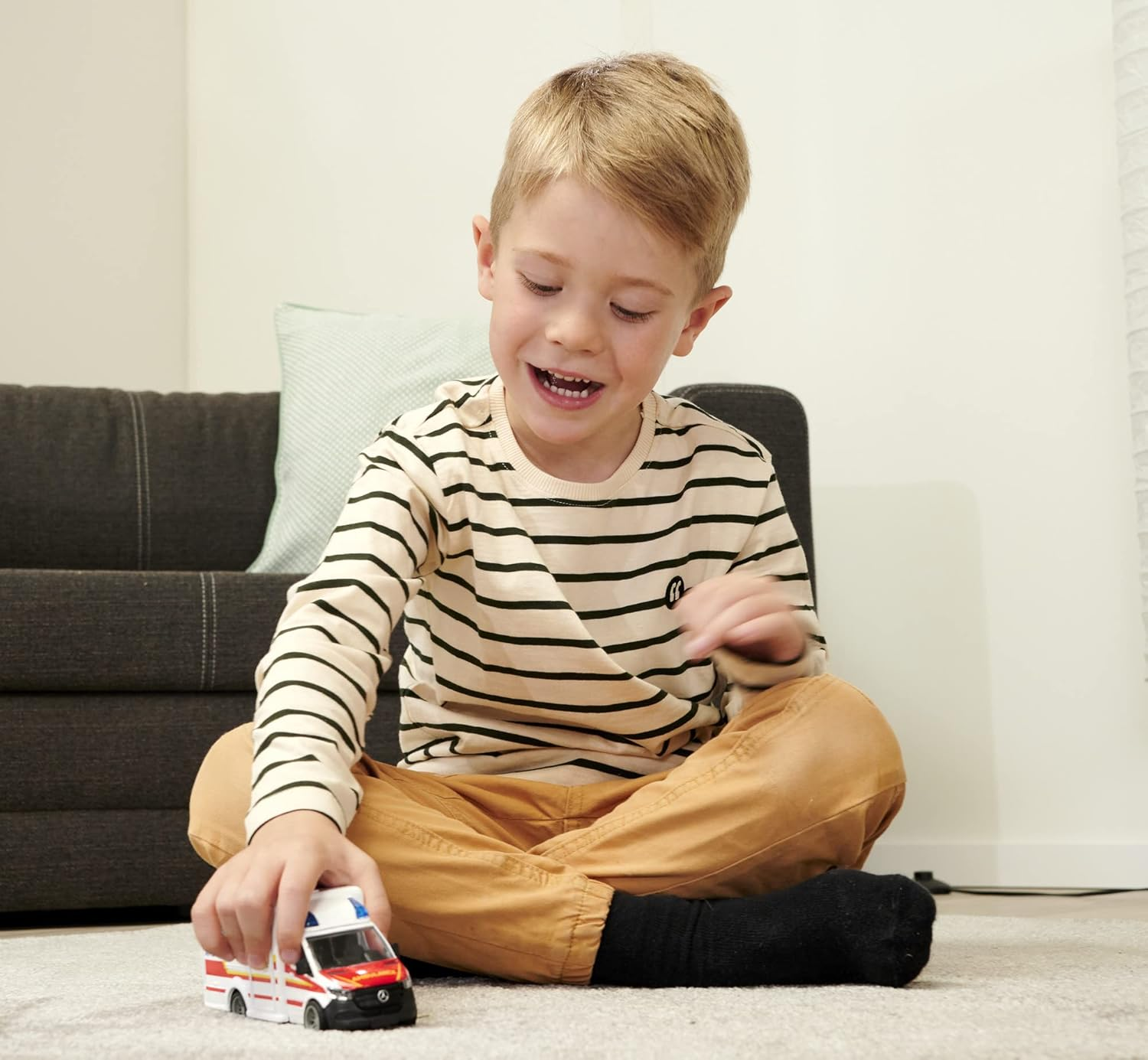 Majorette 213712001 Grand Series City Mercedes-Benz Sprinter Ambulance Die-Cast, One Size image number 2