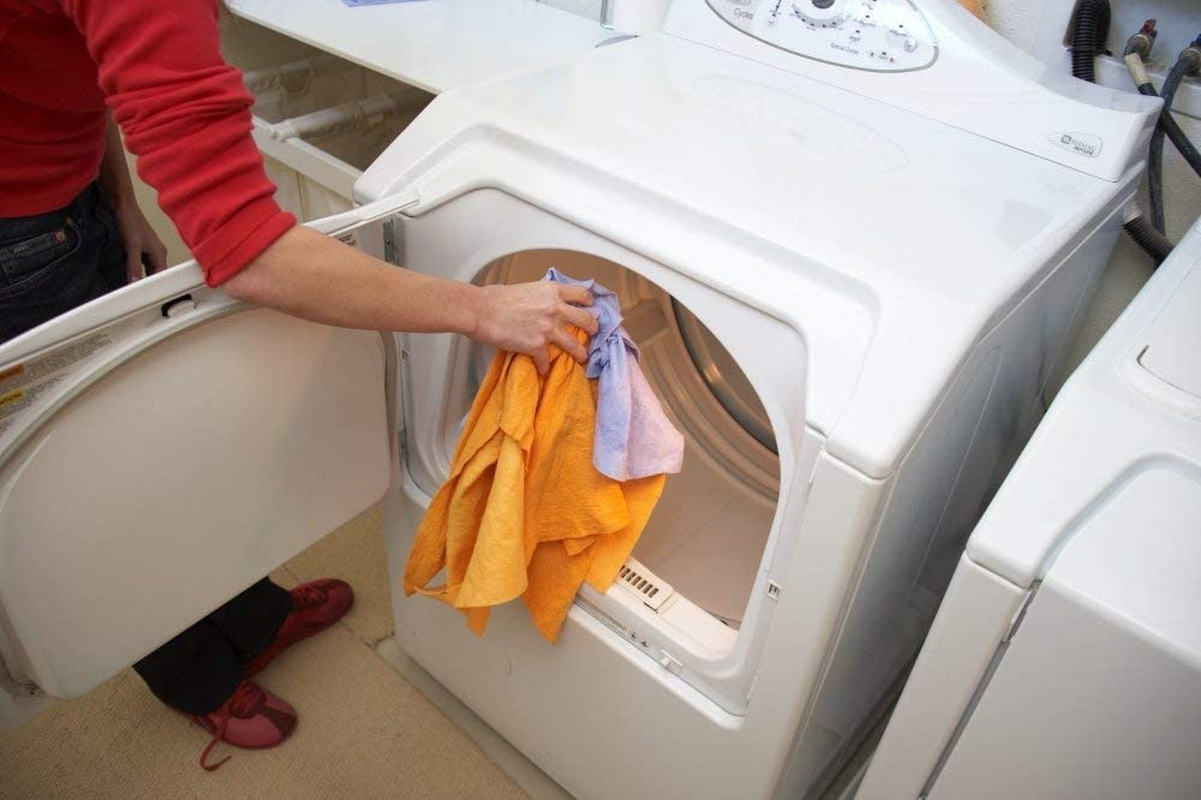 Shamwow the Original - Super Absorbent Multi-Purpose Cleaning Shammy Chamois Towel Cloth - Holds 10X Its Weight in Liquid - Machine Washable - Will Not Scratch (8 Pack: 4 Large Orange & 4 Small Blue) image number 1