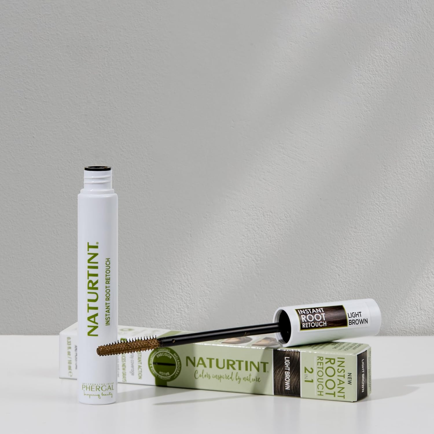 Naturtint Instant Root Retouch | Temporary Grey Hair Touch-Up for Roots and Eyebrows | Practical and Comfortable Thanks to the Brush | 98.5% Natural Ingredients | Light Brown | 10 Ml image number 3