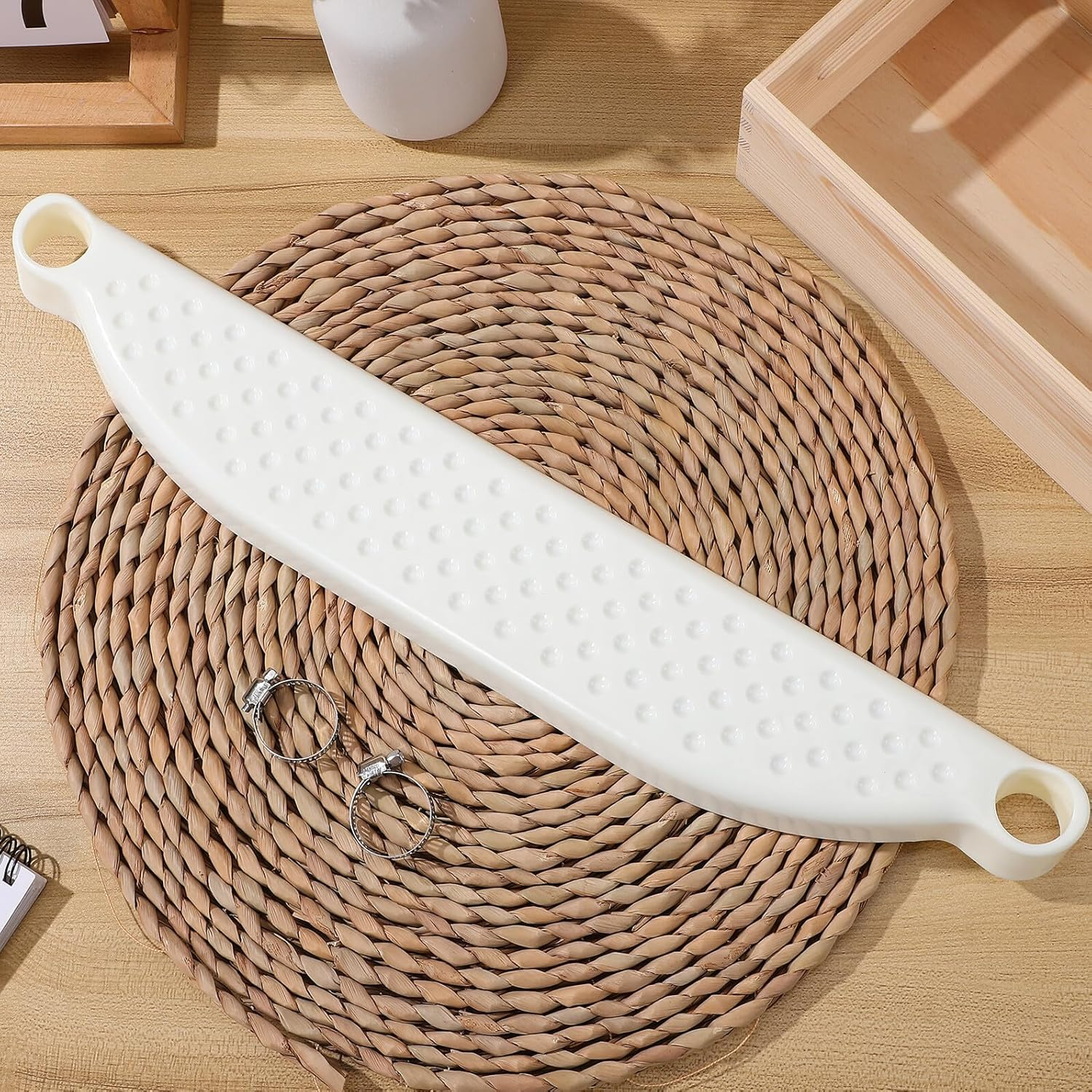 Milisten Plastic Highchair Footrest Replacement for High Chair Ergonomic Wide Platform for Growing Feet Fit Footstool for Dining and Living Comfort image number 6