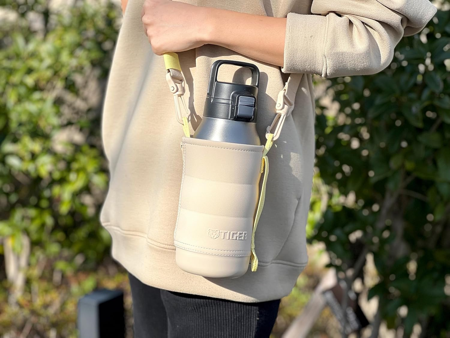 MTA-Z15SKP Tiger Thermos Water Bottle, 0.3 Gal (1.5 L), MTA-B150 Type & MTA-T150 Type Vacuum Insulated Bottle Pouch with Strap, Large Capacity, Machine Washable, Black image number 5