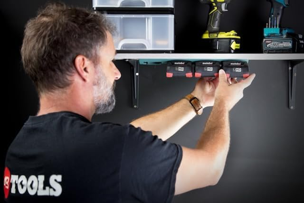 48 Tools Battery Holder Mount for Metabo CAS 18V &ndash; Green Wall Mount with Built-In Locking System &ndash; Secure Storage for Cordless Alliance System Batteries image number 6