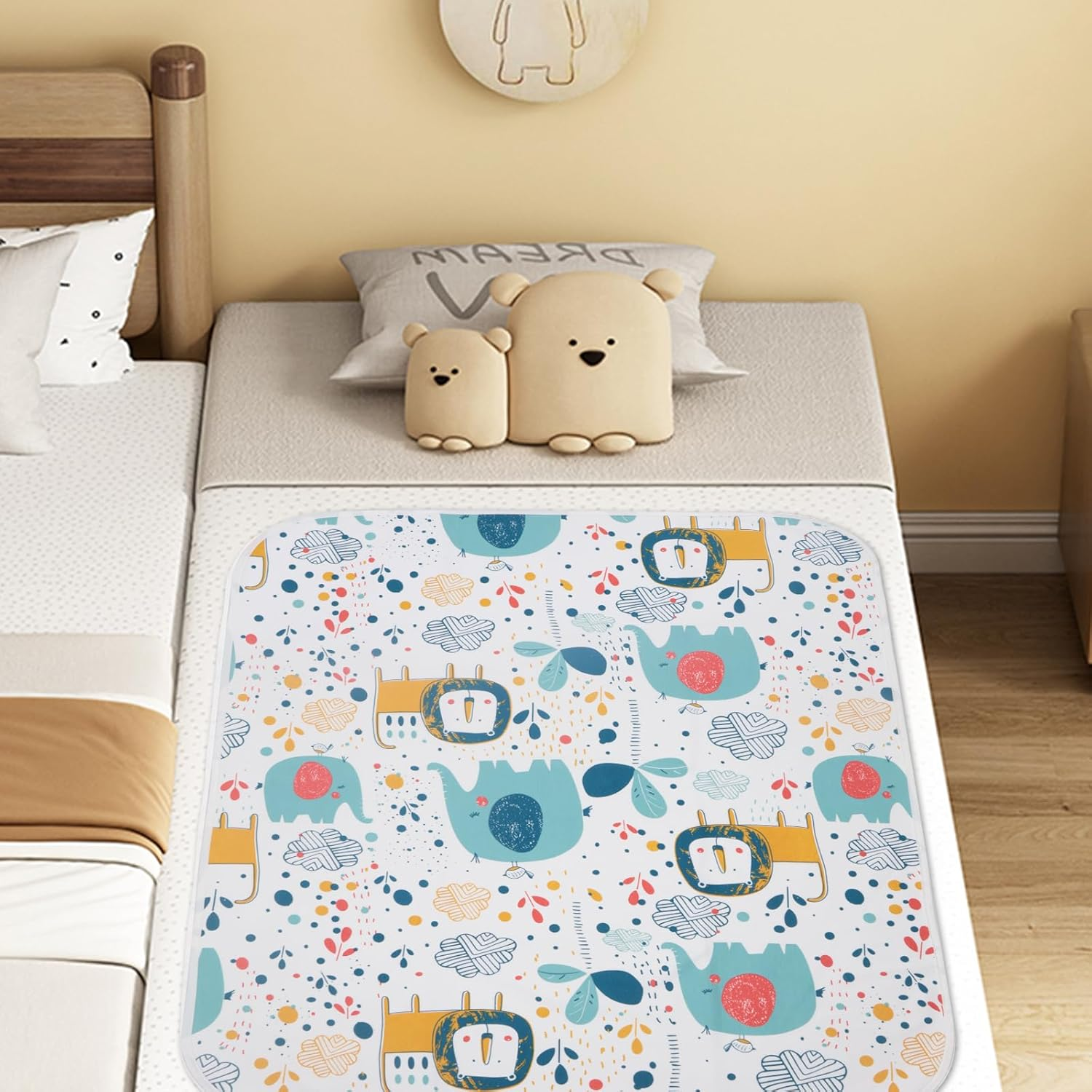 DAWNTREES Baby Waterproof Bed Pad,Baby Bed Pad Large100&times;150Cm Washable & Reusable Mattress Protector for Bed Wetting & Incontinence, Soft & Absorbent Underpad for Babies image number 3