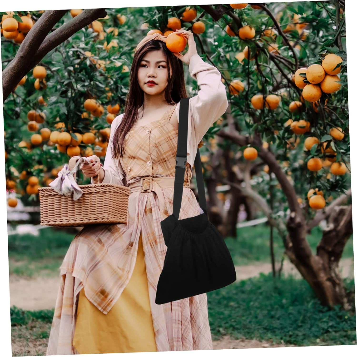 BESPORTBLE Vegetable Picking Aprons Garden Bag for Outdoor Harvesting and Foraging, Sturdy Waist Hanging Storage Pouch Multiple Compartments, for Gardening Supplies and Berry Picking image number 1