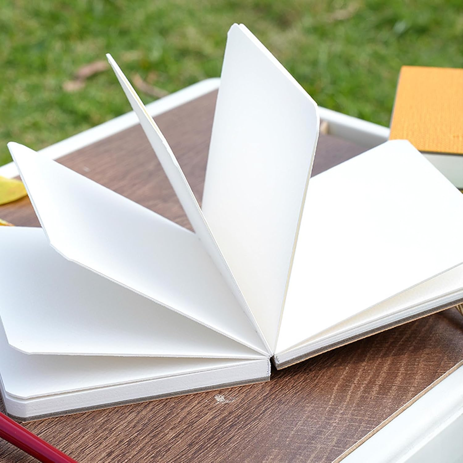 Betterjonny 10 * 10Cm Square Watercolor Journal, 100% Cotton Watercolor Paper, 300GSM, Acid-Free, 30 Sheets, 60 Pages, Watercolor Paper Notebooks Travel Sketchbooks for Artists Adults Students(Green) - Brown image number 4