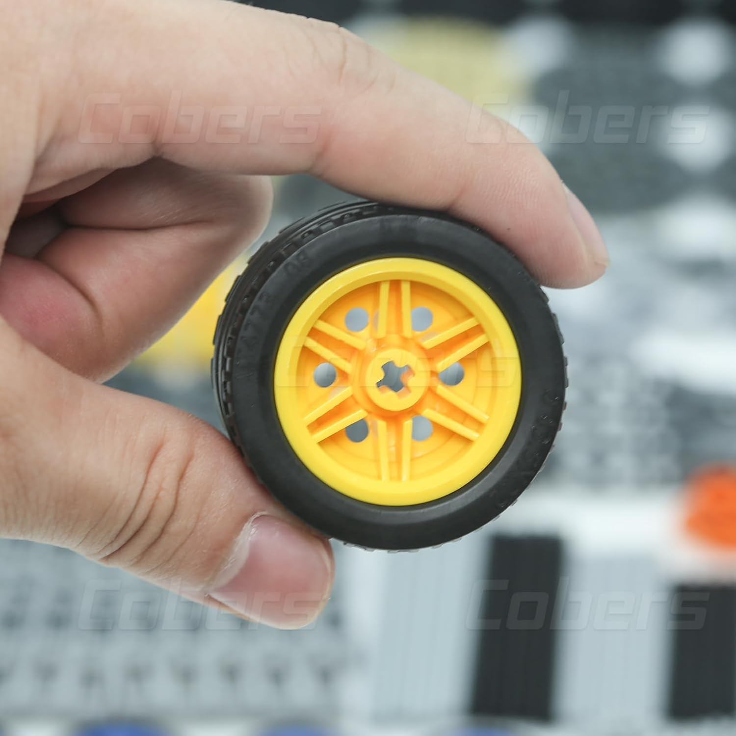 Technic-Parts Gears-Axles-Sets 852 Pcs Connectors-Wheels-Pins-Beams Universal-Joints-Chain-Tracks-Tires-Shock-Absorbers Compatible with Major Brand Building Block Cars and Motors