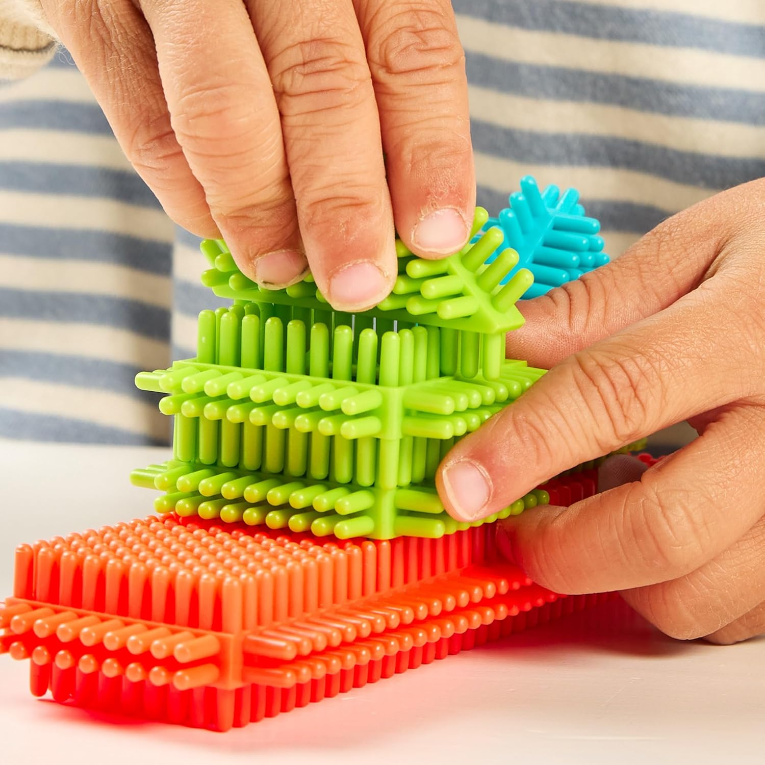 Miniland - Pegy Bricks: Windy Mill - Building Kit for Children with 22 Pieces to Build a Windmill with Rotating Wings, Promotes Creativity and Motor Skills, from 2 Years image number 2