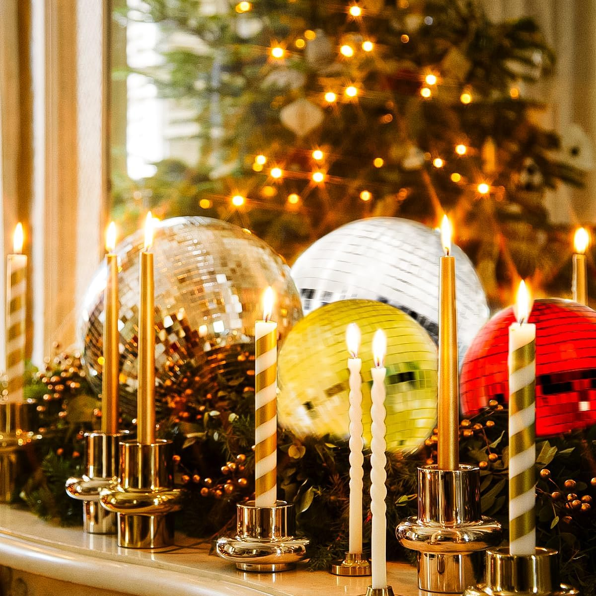 17 Pcs Mirror Disco Ball Ornament Reflective Hanging Disco Ball Decor Red Disco Ball Decorations for Christmas Tree Home Party Wedding Table Centerpiece