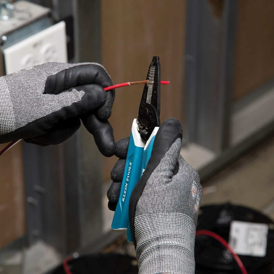 Klein Tools K11095 Klein-Kurve Wire Stripper and Cutter, for 8-18 AWG Solid and 10-20 AWG Stranded Wire,Blue/White image number 4