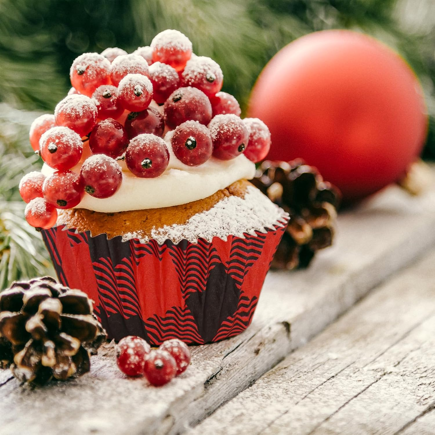 Whaline 600Pcs Cupcake Wrappers 3 Colors Christmas Buffalo Plaid Cupcake Liners Disposable Cupcake Liners Holders Paper Muffin Cups for Baking Home Kitchen Christmas Party Supplies image number 4