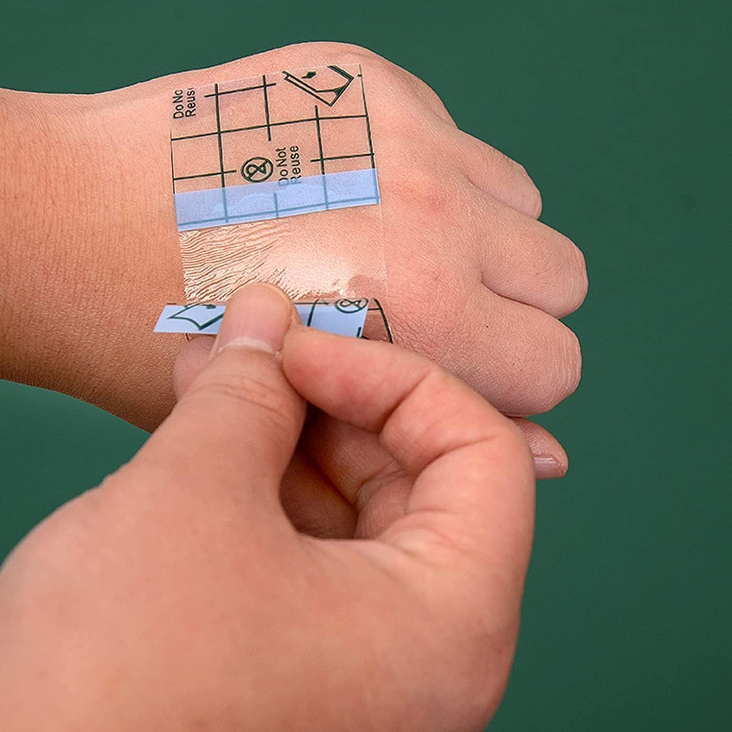 100Pcs Transparent Stretch Adhesive Bandage, Betterjonny 5 Sizes Waterproof Clear Adhesive Bandages Disposable Tattoo Bandage Stretch Bandage Tape for Swimming and Shower image number 2