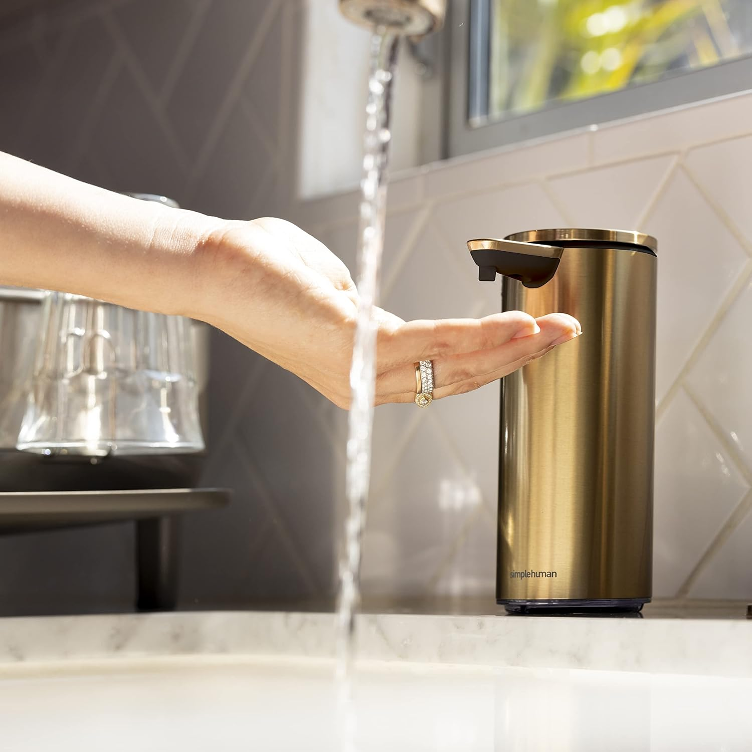 Simplehuman Rechargeable Sensor Soap Pump 266 Ml &ndash; for Dish or Hand Soap 2022 Model ST1067 image number 1