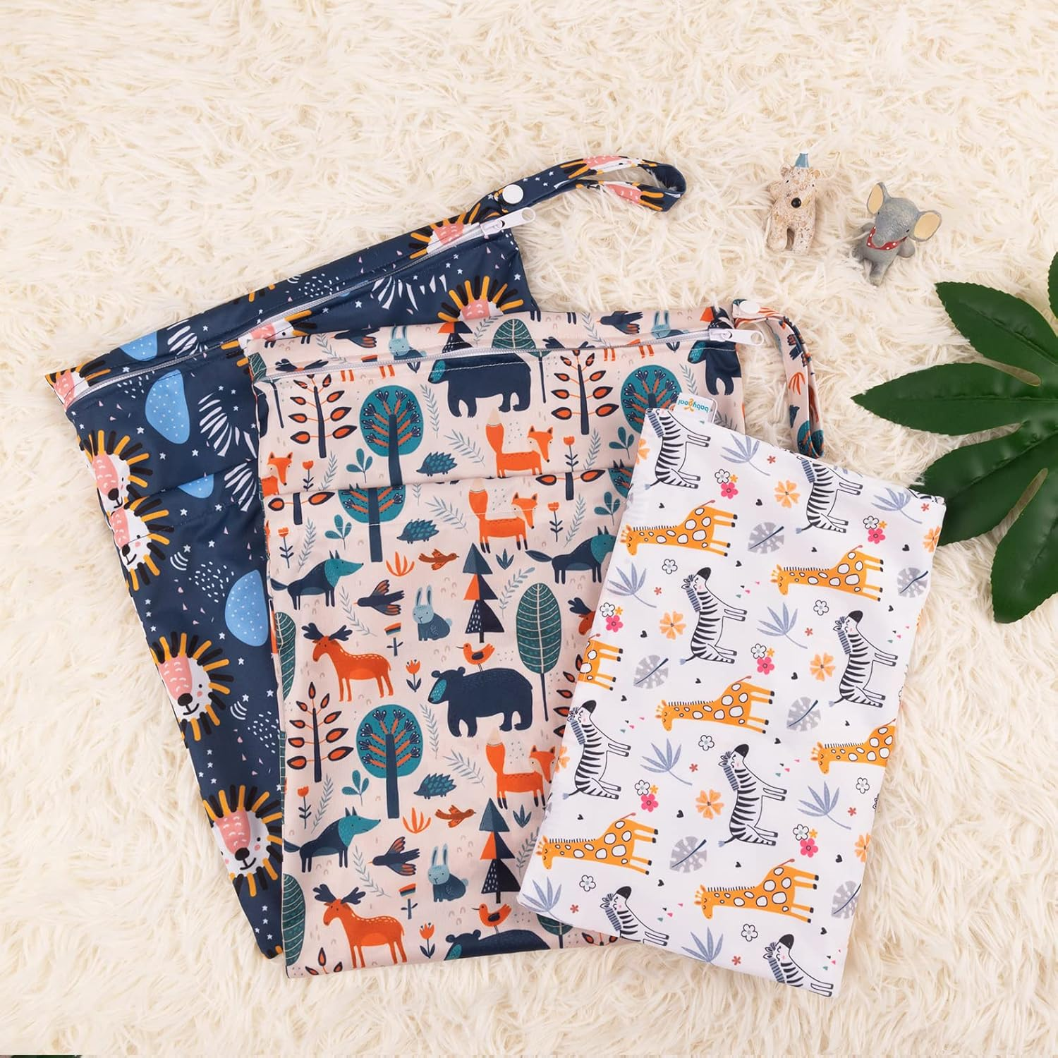 Babygoal Wet Dry Bags for Baby Cloth Diapers, Washable Travel Bags, Beach, Pool, Gym Bag for Swimsuits & Wet Clothes with Two Zippered Pockets 3 Pack, 3LN25 image number 3