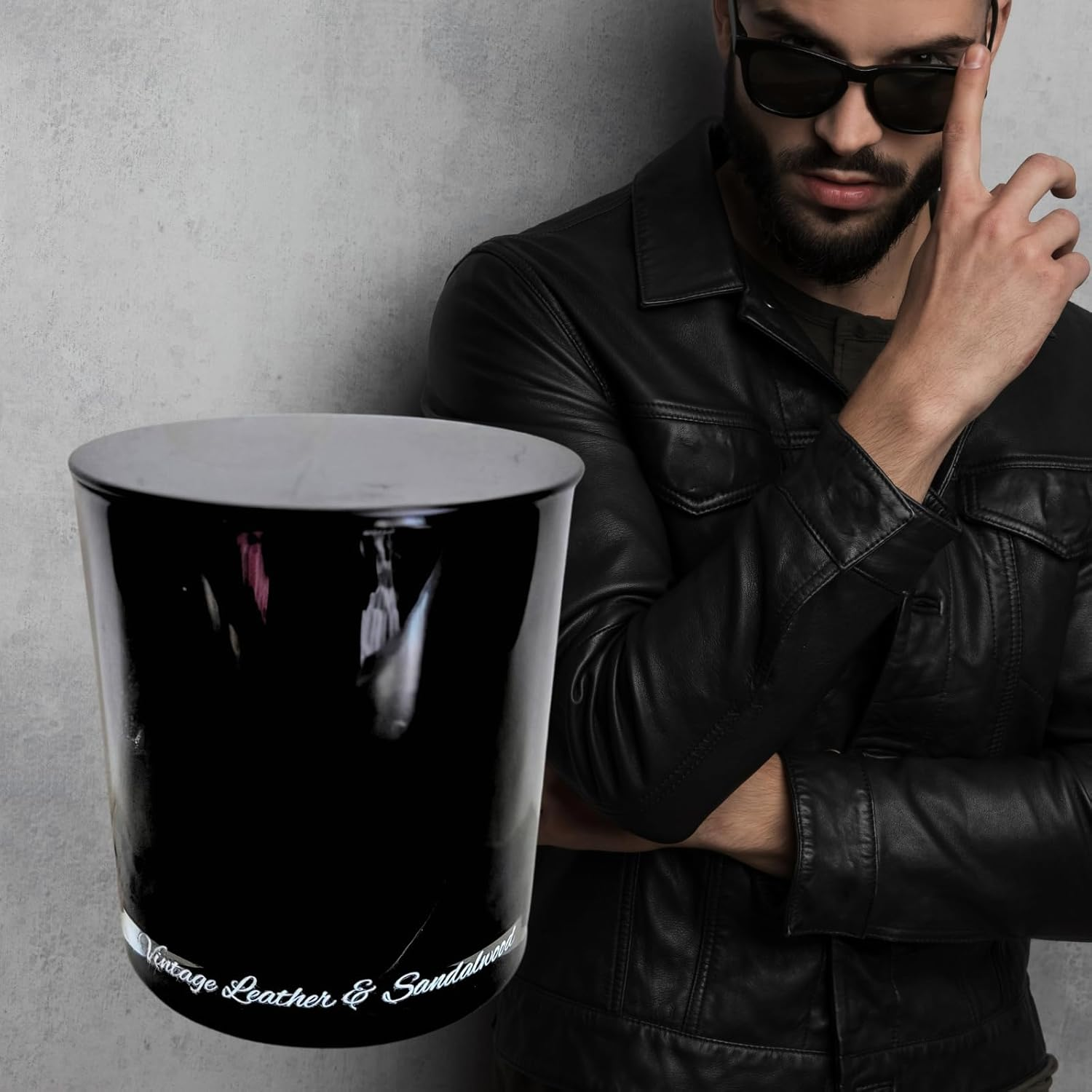 Vintage Leather & Sandalwood - 400G Extra Large Soy and Coconut Candle image number 4