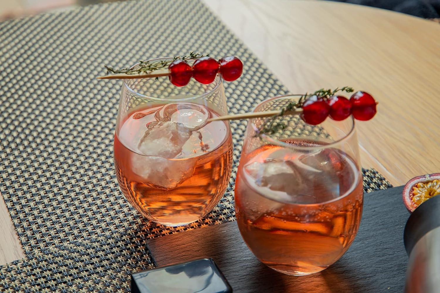 Barcraft Rainbow Pearl Iridescent Tumblers, Set of 2, 600 Ml, Gift Boxed image number 5