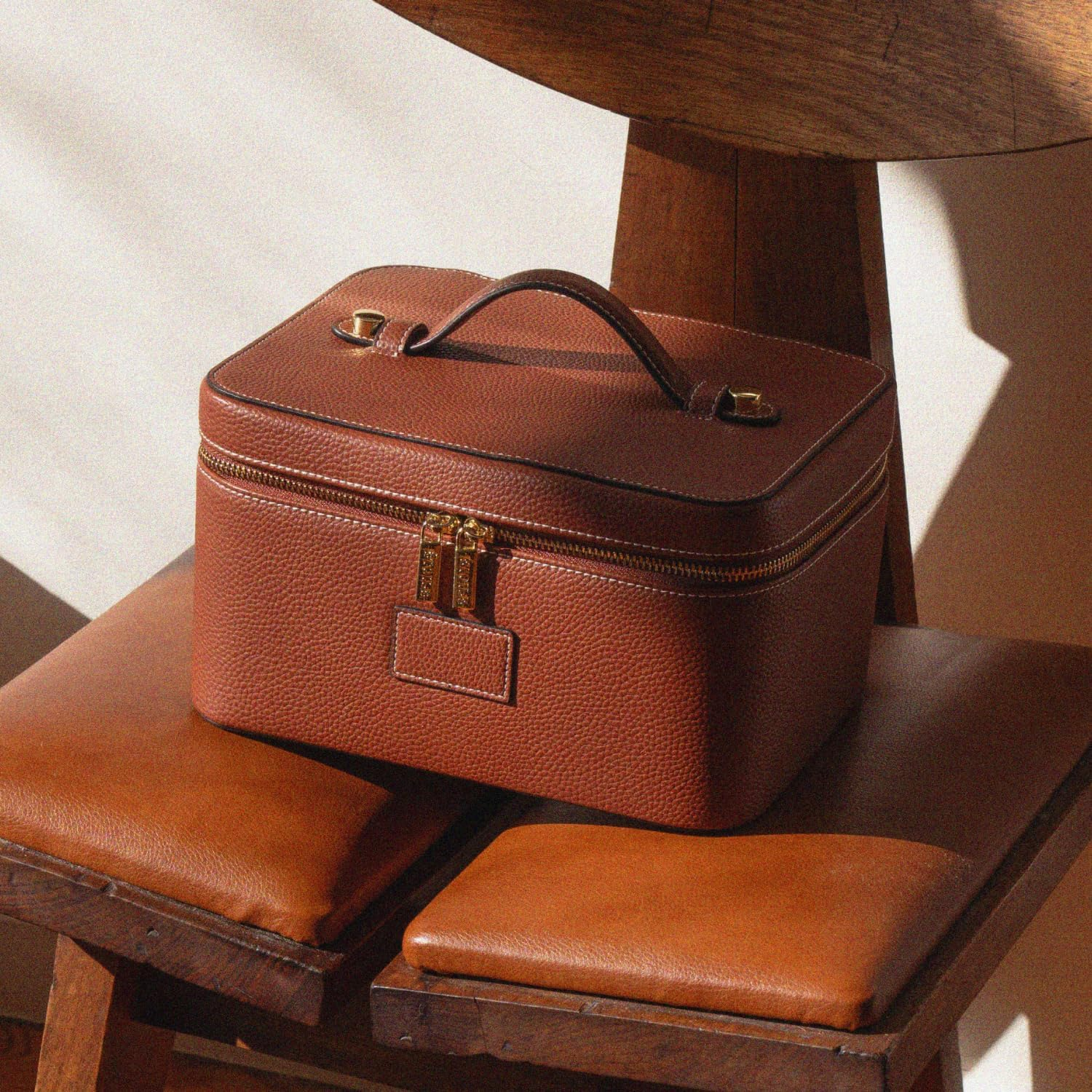 ETOILE - Vanity Case Ginger Brown - Stylish Travel Makeup Bag Organizer with Dividers - Burgundy image number 5