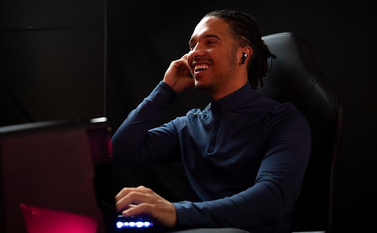 JBL Quantum True Wireless Gaming Earbuds Black image number 5