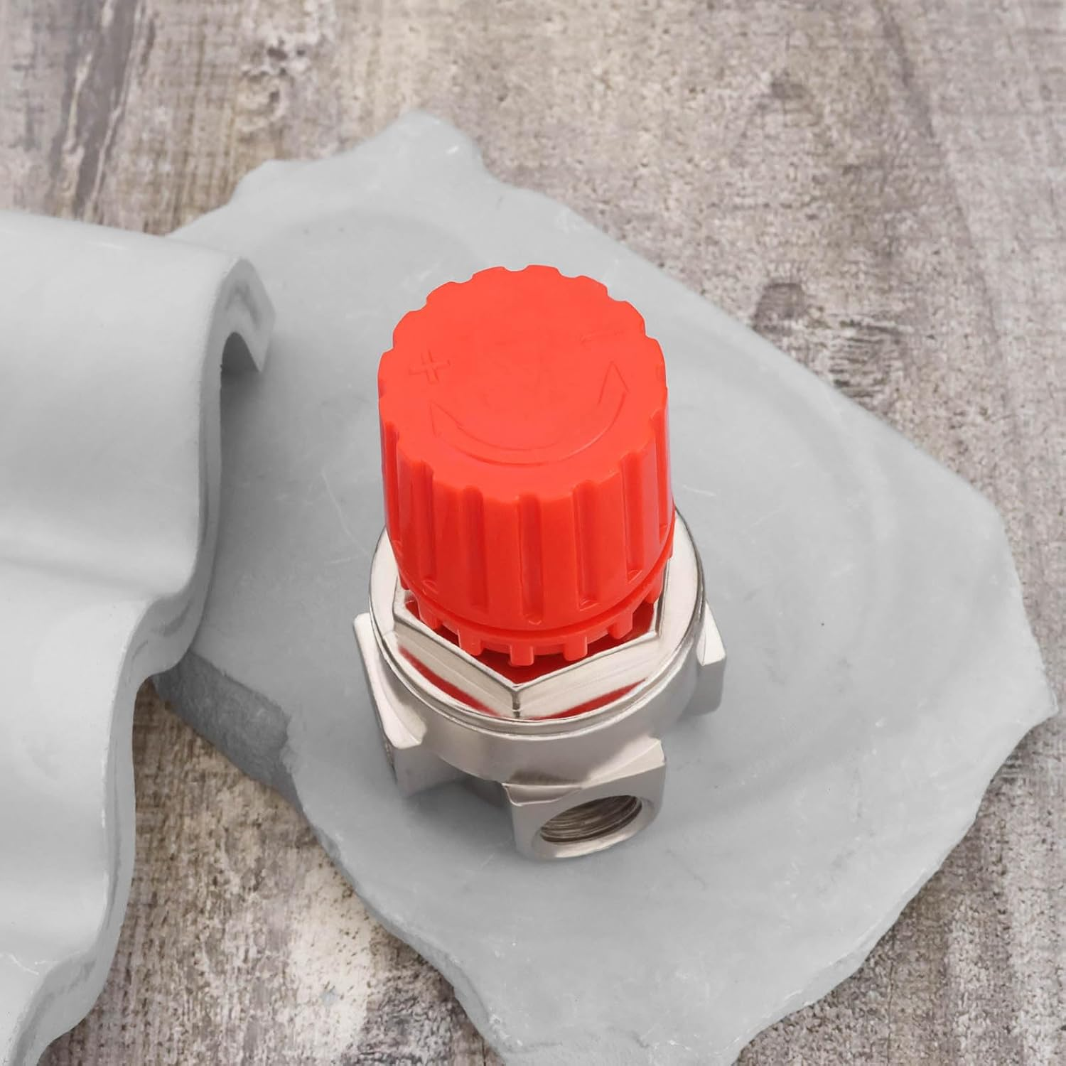 Be in Your Mind 1Pc 1/4 Inch Compressor Pressure Regulator 4 Holes Pressure Reducer AB-9051116 Compatible with Stanley Bostitch Compatible with Husky(Three Large Holes and One Small Hole) image number 3