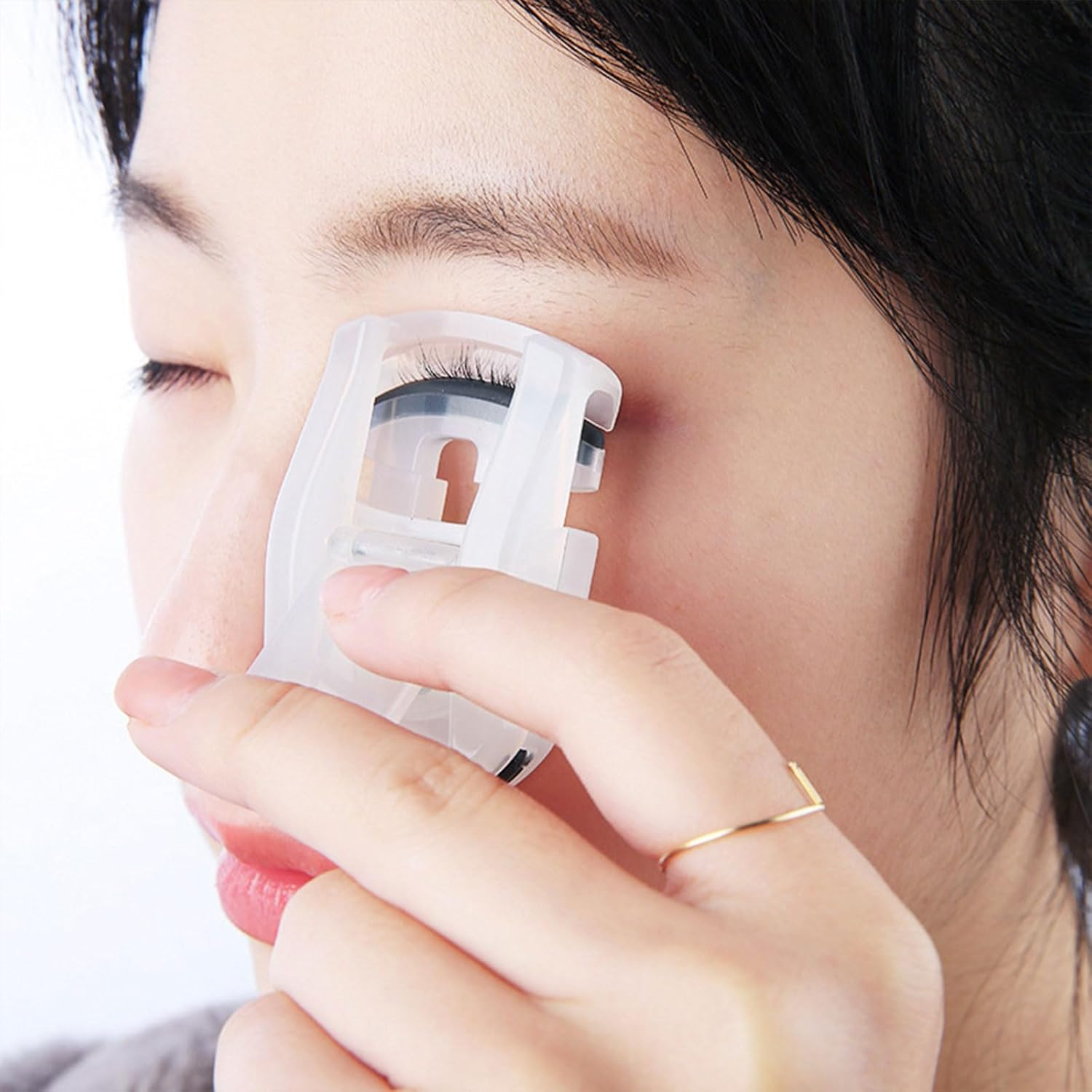 CTOUUGRS Portable Eyelash Curler with Rubber Pad Professional Eyelash Curling Tool for Women Travel Size Easy to Use Lash Curler Beauty Essential image number 2