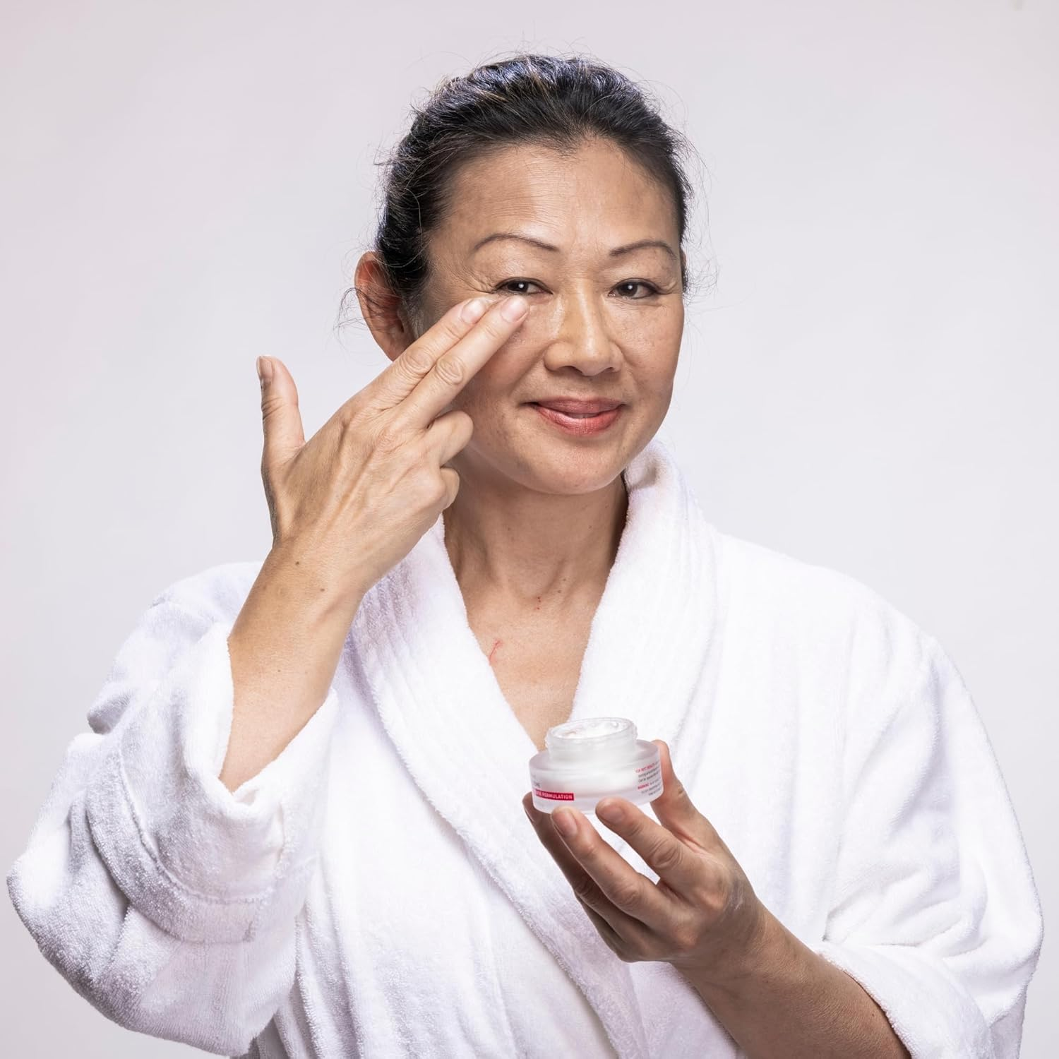 Be Luminous Brightening Eye Cream - Menopause Skincare. for Radiant Eyes, Reduced Wrinkles, Enhanced Firmness and Elasticity, Even Toned Appearance. with Argireline Amplified Peptide, Sweet Almond Oil image number 1