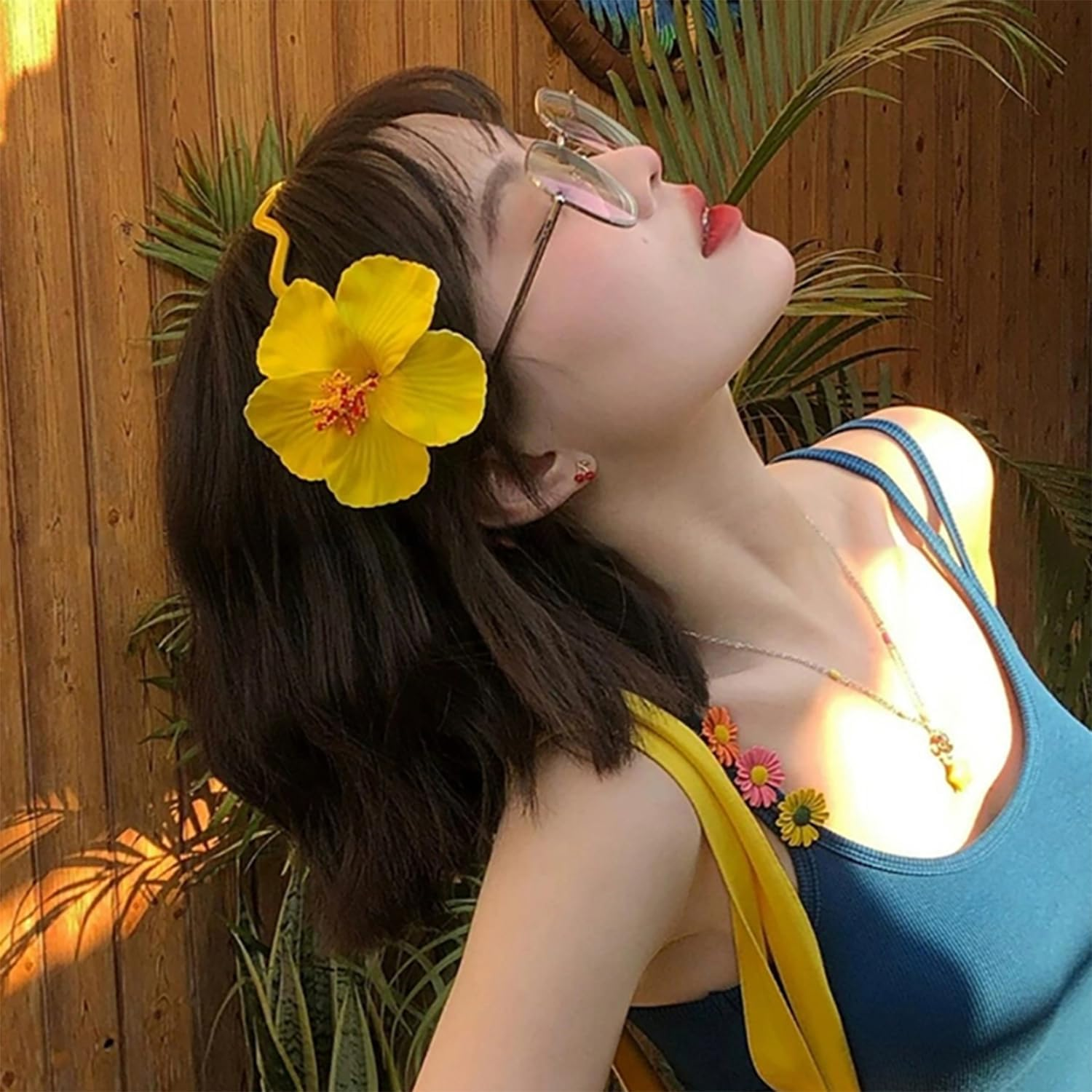 Pack of 5 Flower Hair Pins, Elee and Simple Hair Accessories, Beach Party Hair Accessories, Hairstyle Decorations, Party Clothing Accessories. image number 3