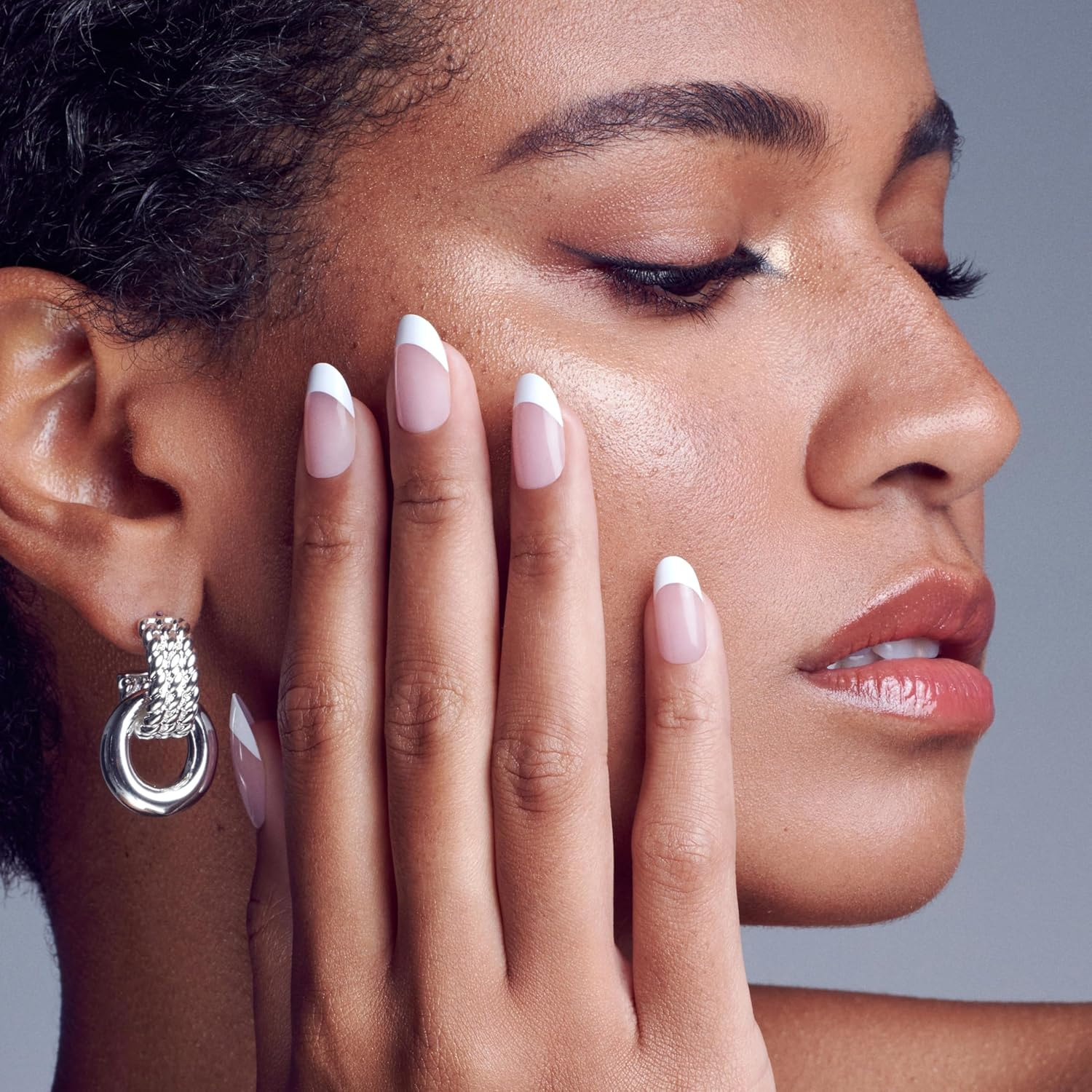 KISS Salon X-Tend, Press-On Nails, Nail Glue Included, Pure', Light White, Medium Size, Oval Shape, Includes 30 Nails, 5Ml Led Soft Gel Adhesive, 1 Led Lamp, 1 Prep Pad, 1 Manicure Stick, 1 Mini File image number 5