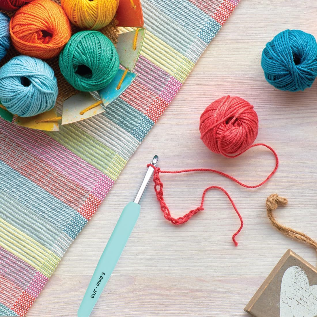 Knitpro Waves Crochet Hooks Set &ndash; 14 Hook Grande Gift Set, Sizes 2 &ndash; 12Mm, Ergonomic Soft Handles, Soft Rubber Grip for Arthritic Hands, Light & Comfortable Crochet Needles for Knitting image number 3