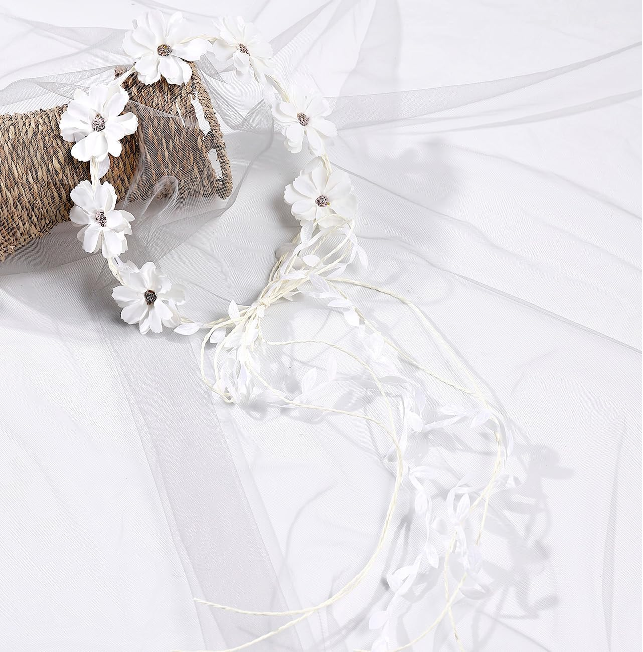 Atifober Hippie Daisy Flower Headbands for Women，White Flower Crown 70S Flower Headbands Fashion Floral Crown Headpiece Daisy Hair Wreath Hippie Hair Accessories for Prom Wedding Party Photo Props