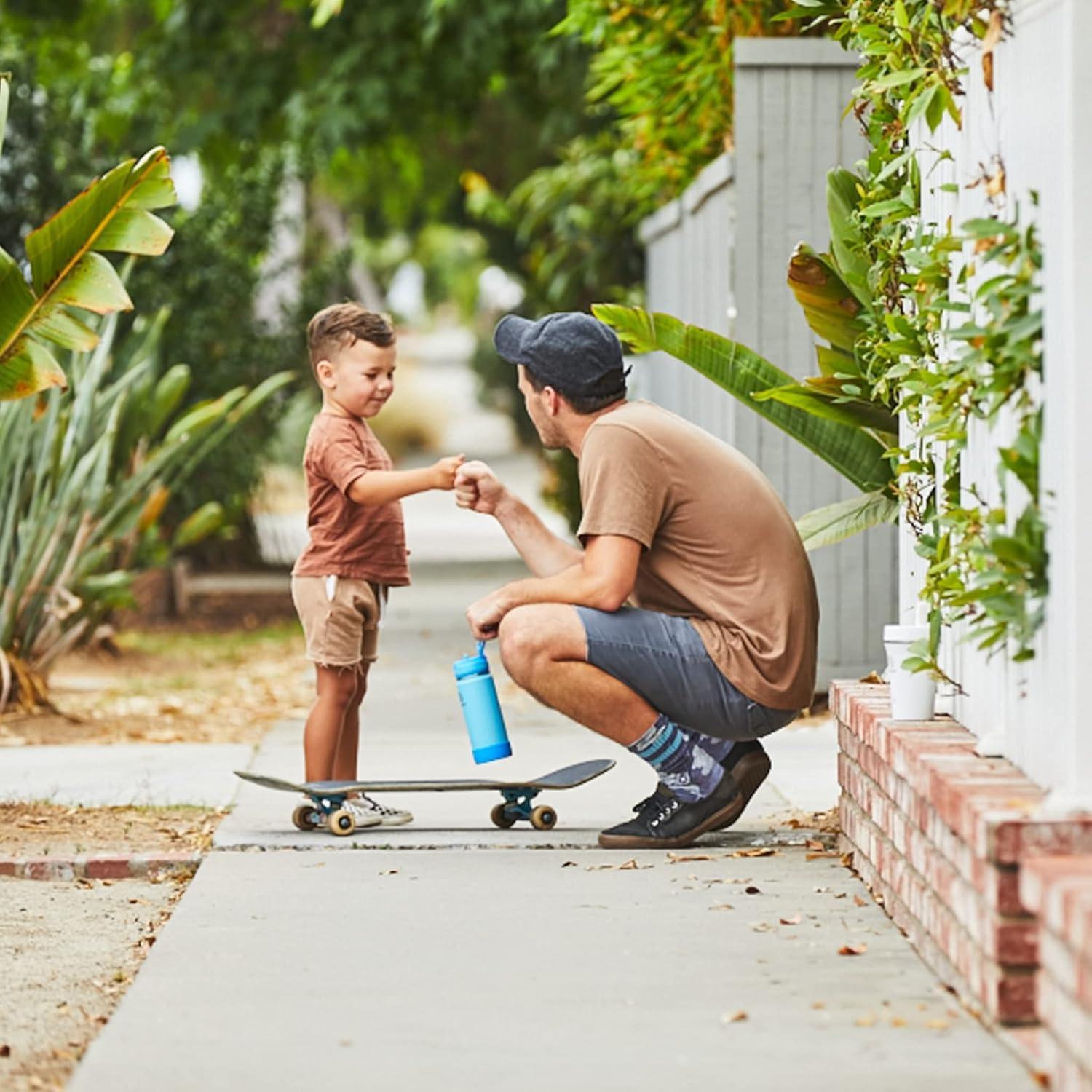 Takeya 885395503141 Actives Kids Insulated Stainless Steel Bottle, Straw Lid Sail Blue/Atlantic 14Oz image number 6