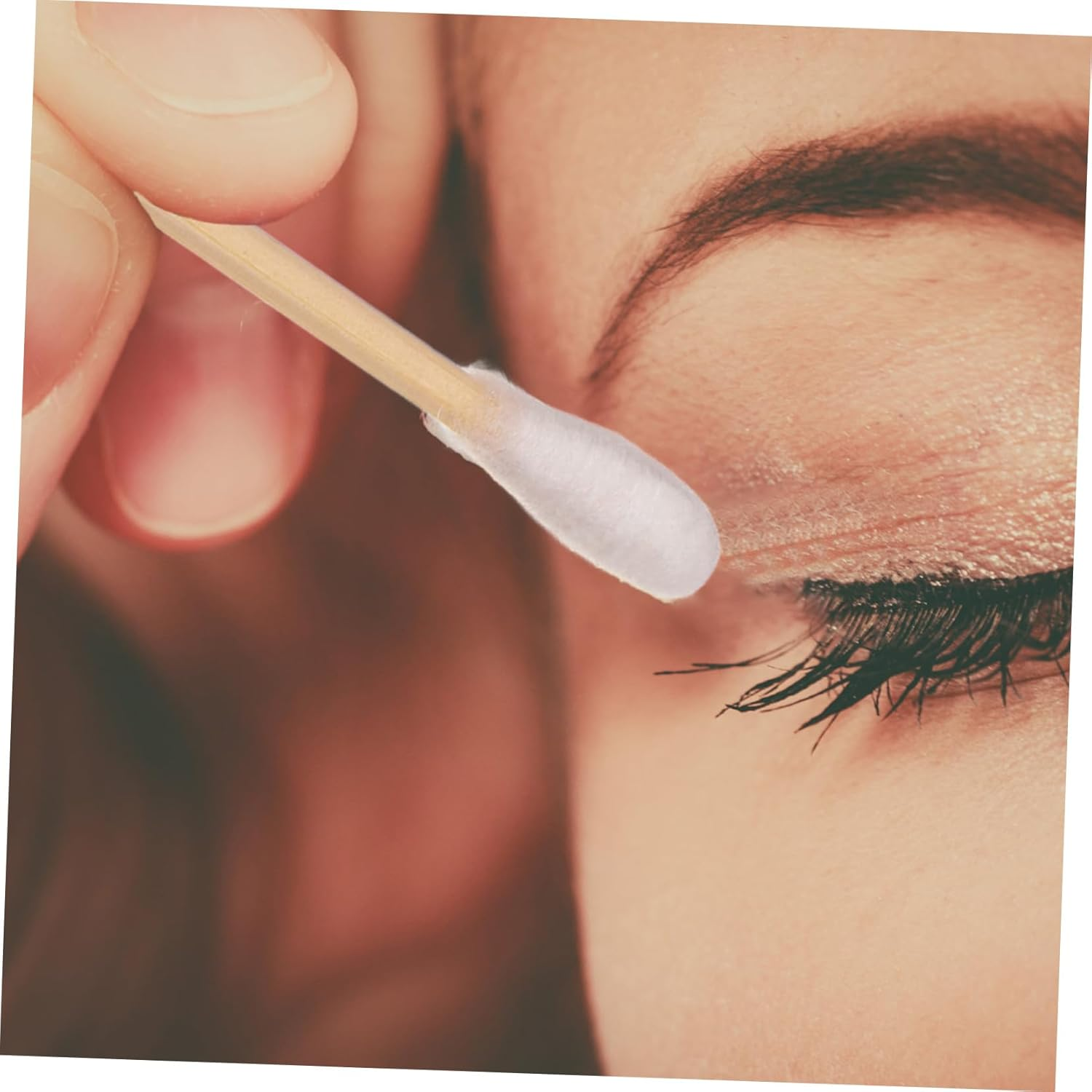 TIDTALEO 100 Pcs Dual-Head Cotton Ear Swabs Bamboo Handles, Disposable Multifunctional Cotton Swabs for Makeup, Ear Cleaning, and Detail Surface Cleaning, Suitable for Babies and Electronics image number 5