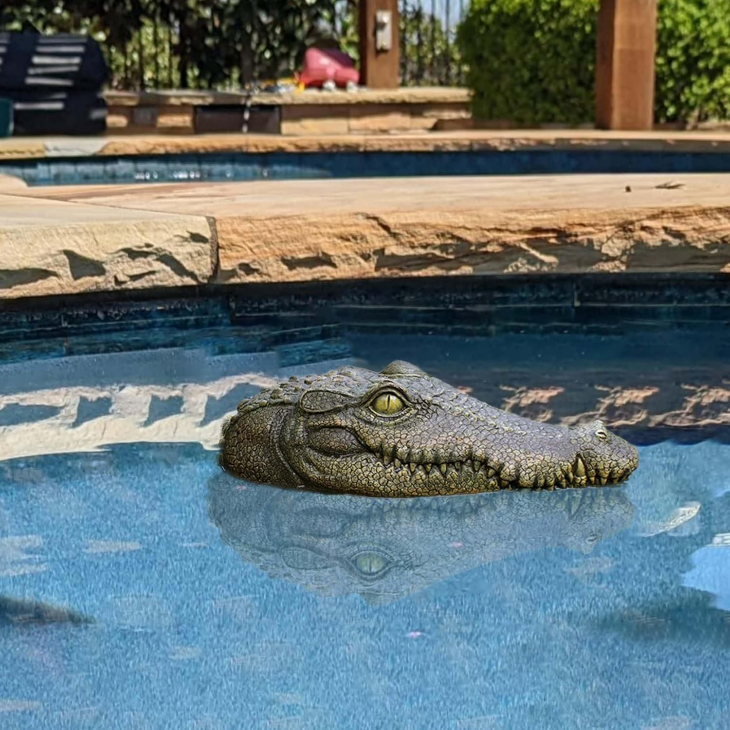 Floating Alligator Head Decoy for Pools and Ponds, Realistic Crocodile Deterrent for Ducks, Geese, and Birds - Easy to Use and Move, Durable - Geiwogwc (Green Eye) - Yellow Eye image number 3
