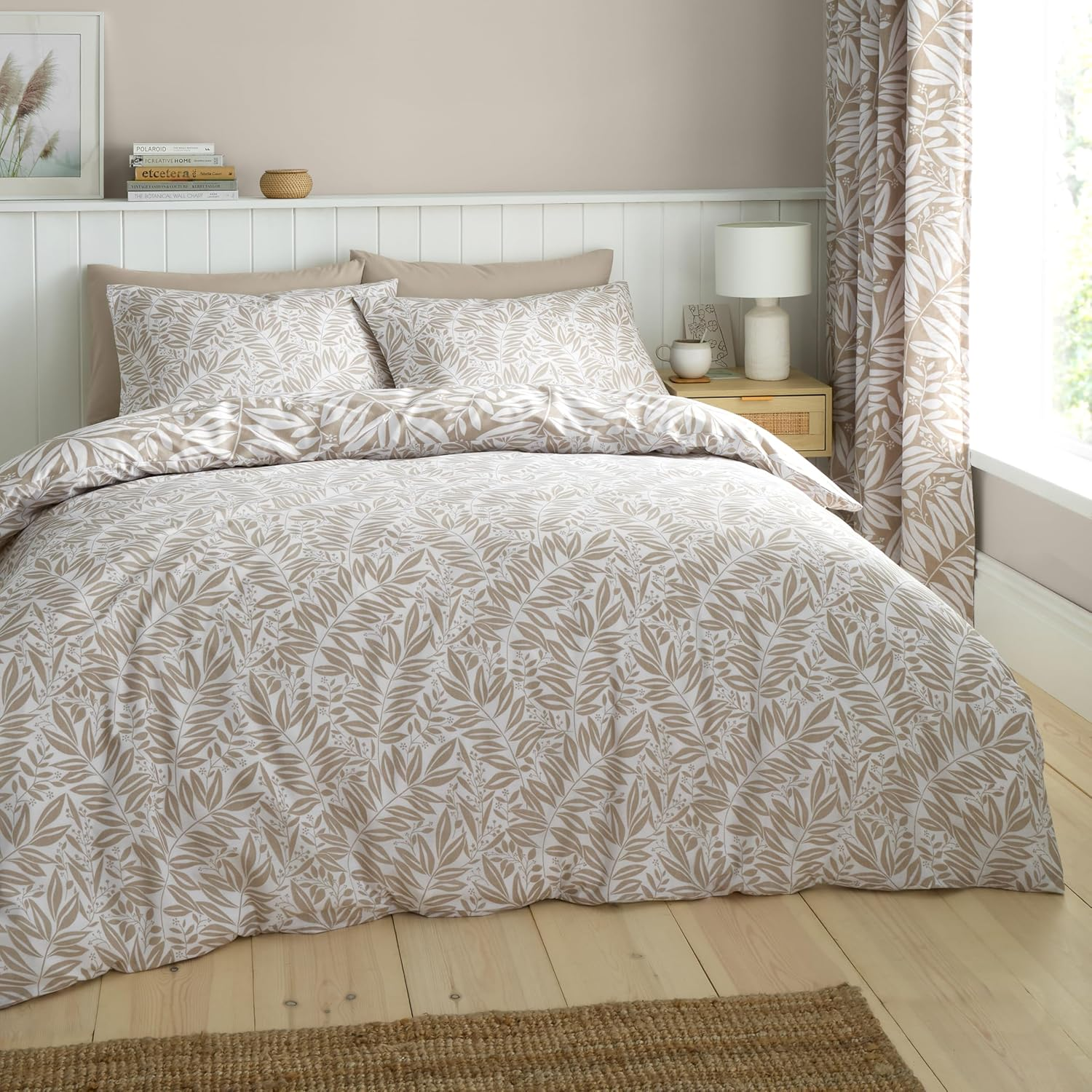 Catherine Lansfield Sorrel Leaf Reversible Super King Duvet Cover Set with Pillowcases Natural image number 6