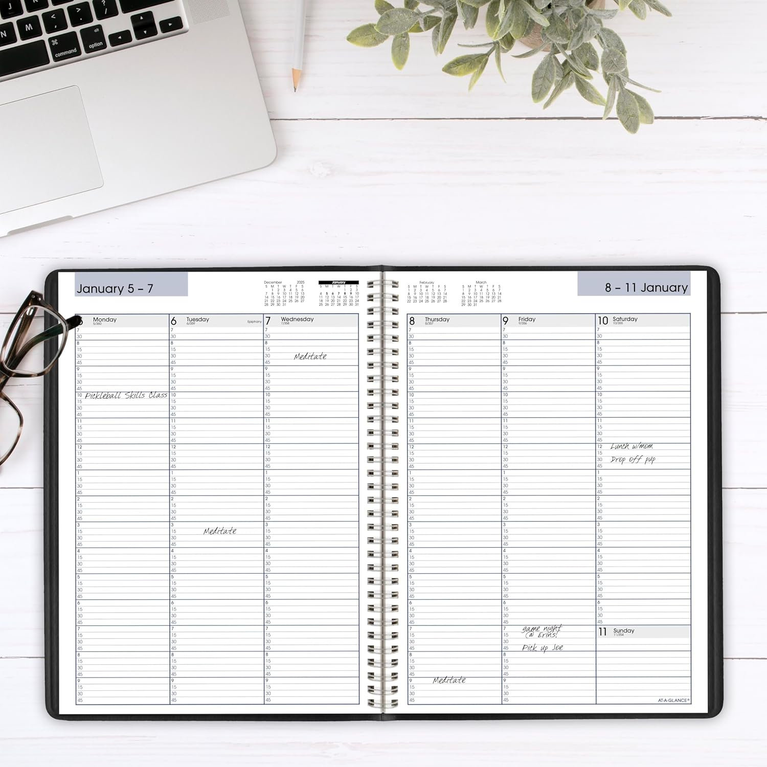 AT-A-GLANCE 2026 Appointment Book Planner, Weekly, 8" X 11", Large, Quarter-Hourly, Dayminder, Black (G5200026) image number 3