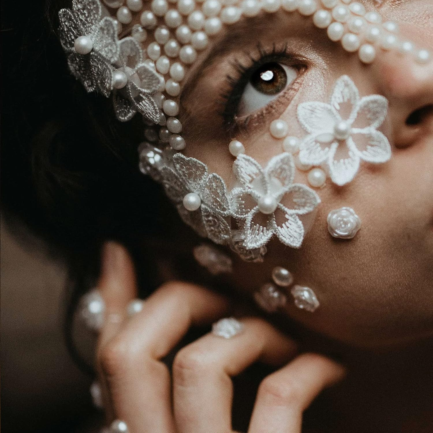 SAVITA 2800 Pieces Pearl Stickers, 3 Mm/4 Mm/5 Mm/6 Mm Beauty Flatback Beads Self Adhesive Hair for Makeup Crafts Face Nails Album Decoration (White) image number 6