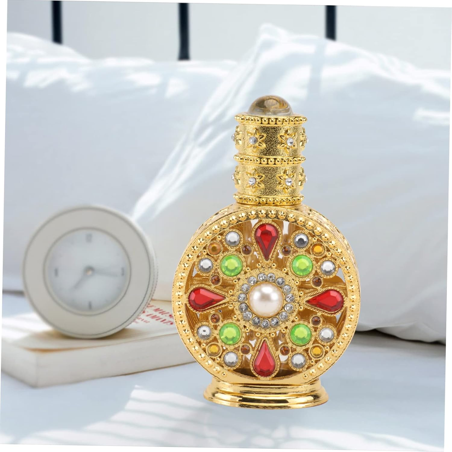 1Pc Elegant Perfume Bottle Aromatherapy Container Stylish Alloy Design for Travel for Women Decorative Bathroom Bedroom Accessory image number 3