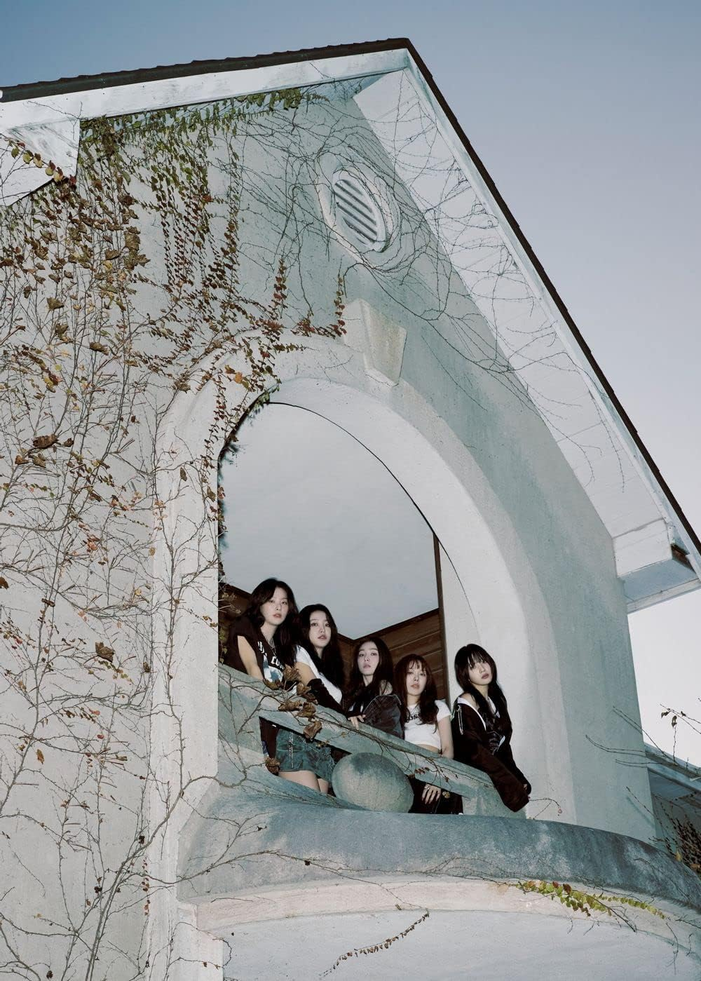 Red Velvet the Reve Festival 2022 : Birthday Digipack Random Version Cd+Photobook+Photocard+Tracking Sealed image number 4