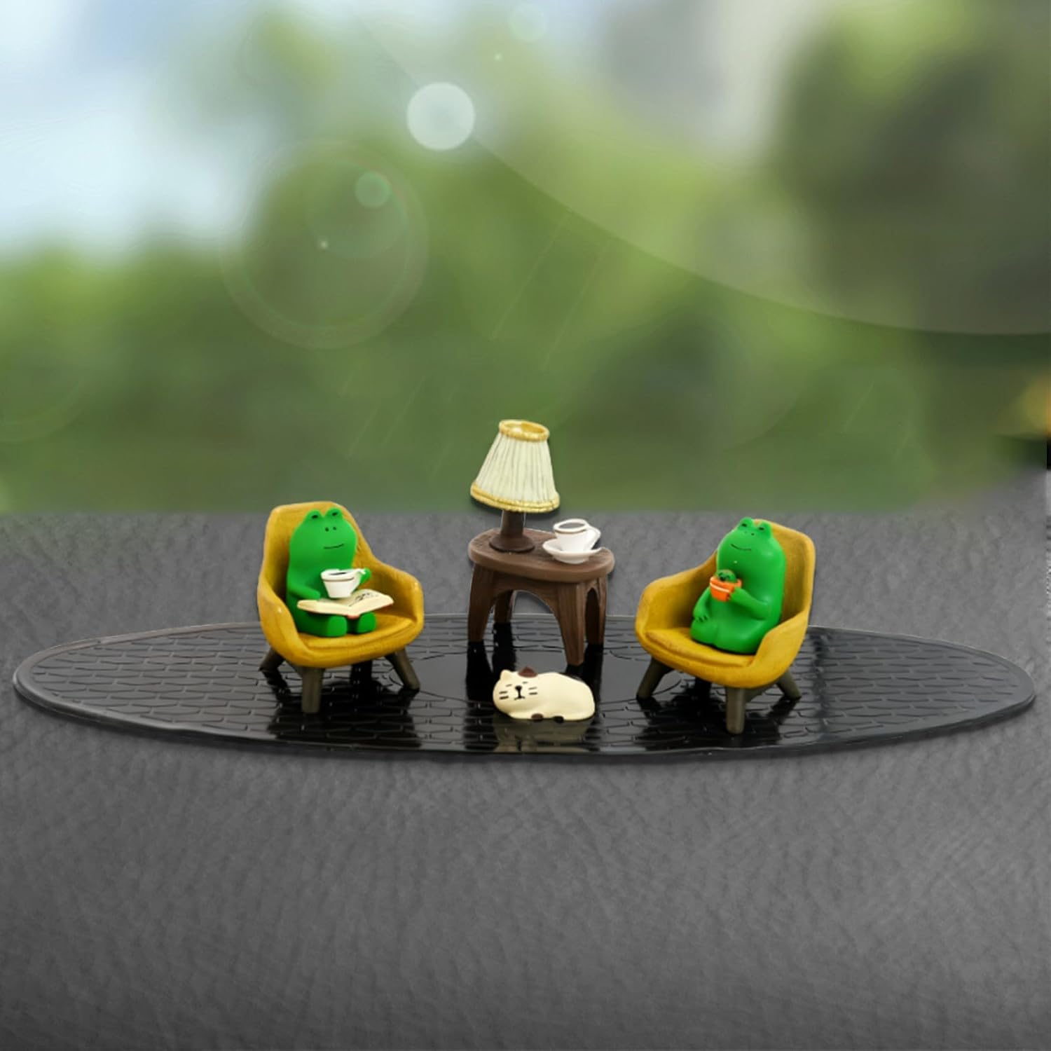 XIANGYUAN Frog Panda Astronaut Car Accessories Fun Dashboard Decoration,Car Interior Accessories,With Base,Suitable for Desktop,Room,Dashboard (Astronaut Gold) image number 4