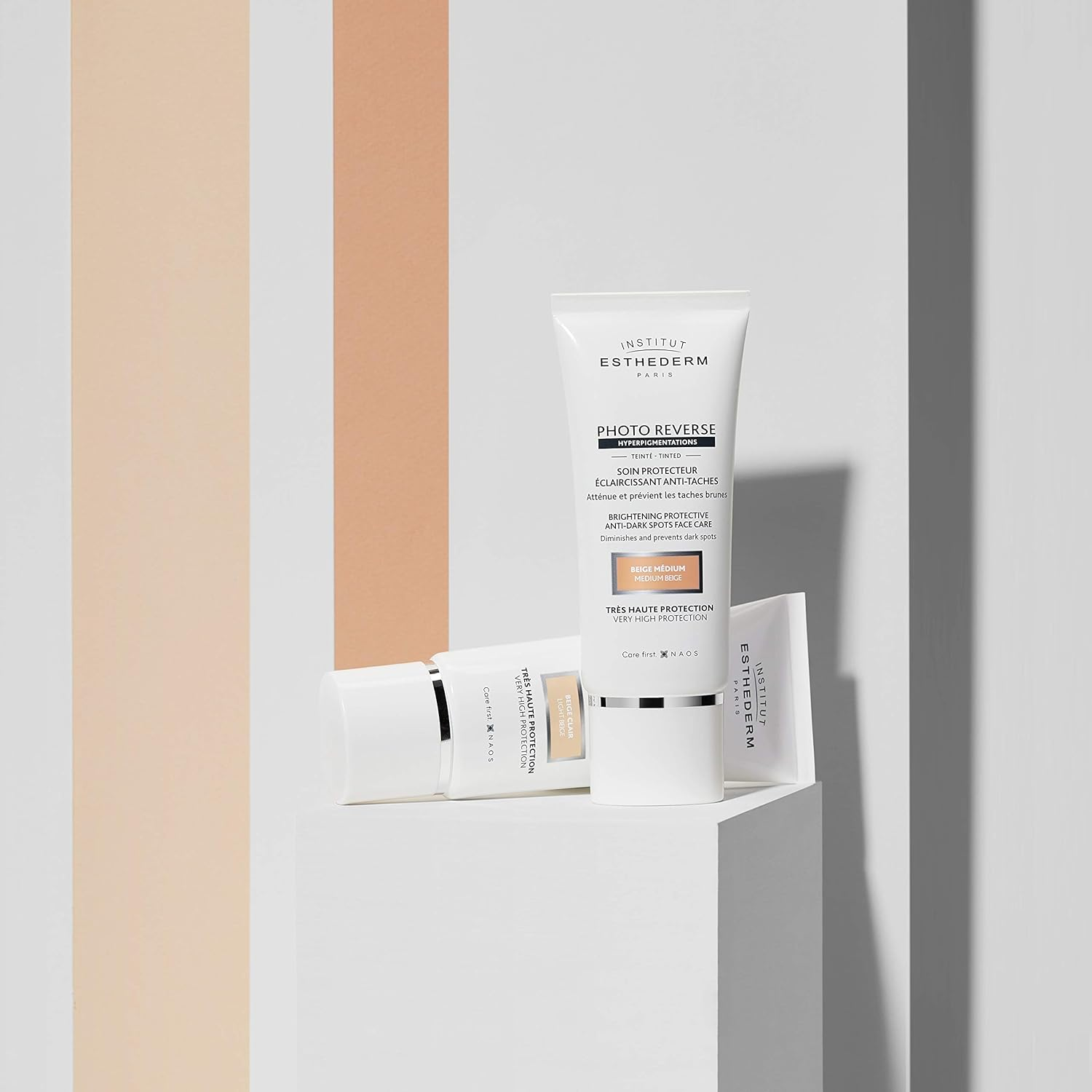 Institut Esthederm Photo Reverse Fondotinta Protettivo Anti-Macchie 50 Ml Light Beige image number 1