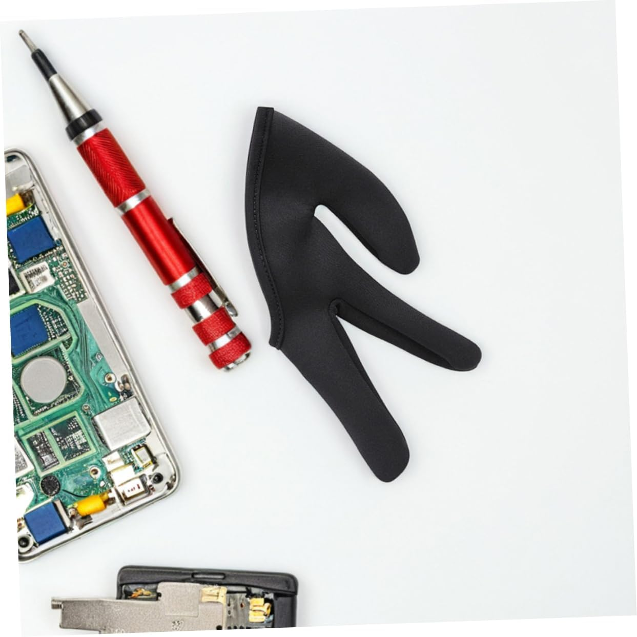 SAFIGLE Heat-Resistant Finger Covers Hairdressing Anti-Scald Gloves 2Pcs Three-Finger Design for High-Temperature Protection during Curling Wand Straightening and Hair Coloring image number 6