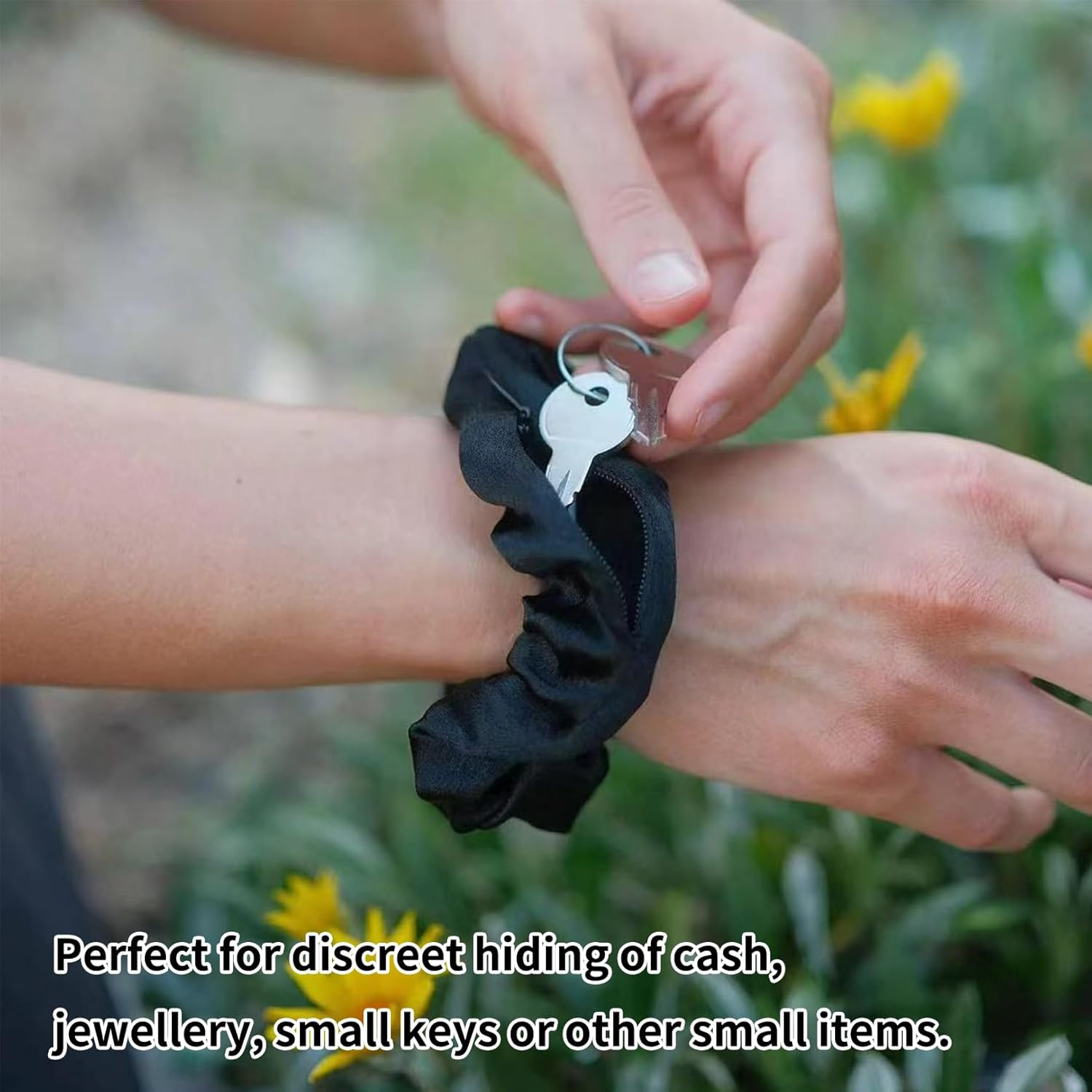 Pack of 4 Hair Bands with Zip, Travel Gadgets Hiding Money, Gadget Secret Compartment Holiday, Women Money Hiding, Safe Travel, Storage, Beach Hiding Valuables at Home image number 1