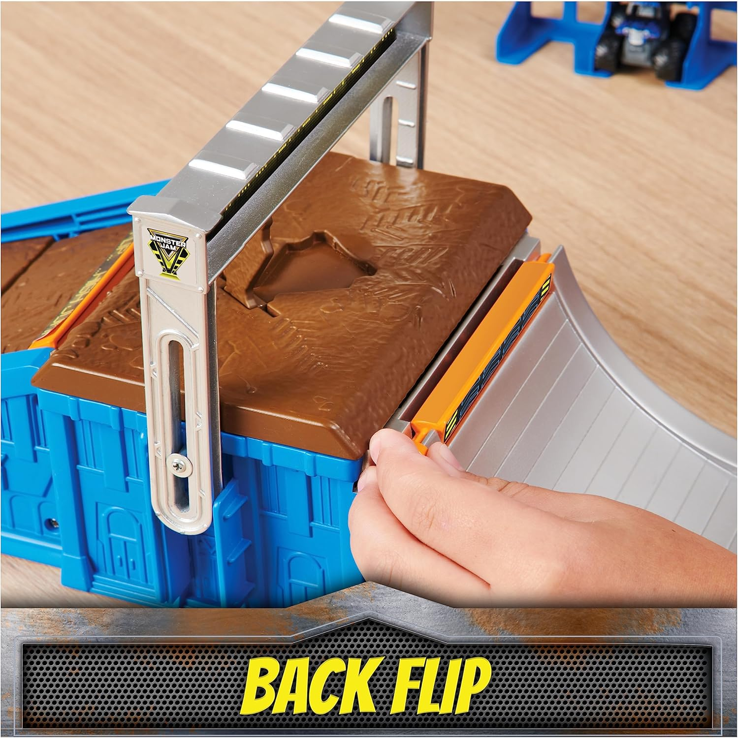 Monster Jam Mini Freestyle Flip Arena Playset and Storage with 2 Mini Trucks, Kids Toys for Boys and Girls Ages 3 and Up - Mini Megalodon Race And Chomp Playset image number 6