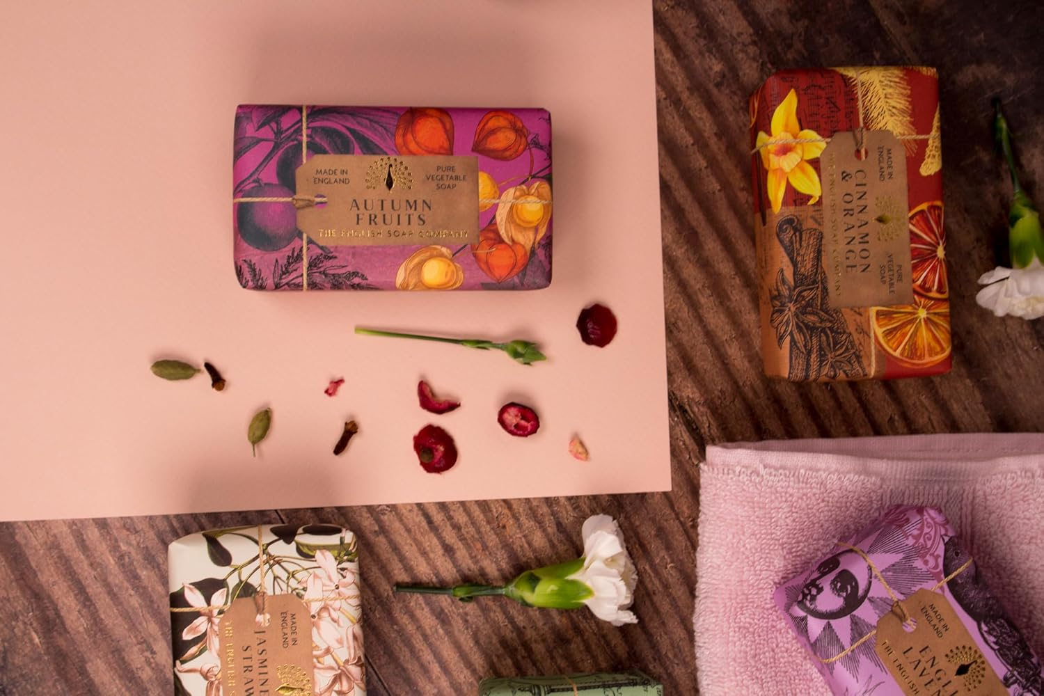 The English Soap Company Anniversary Wrapped Soap Bar, Fruit Shea Butter Soap Bar, Moisturising Soap Bar for Face and Body, Autumn Fruits Scent 190G image number 2