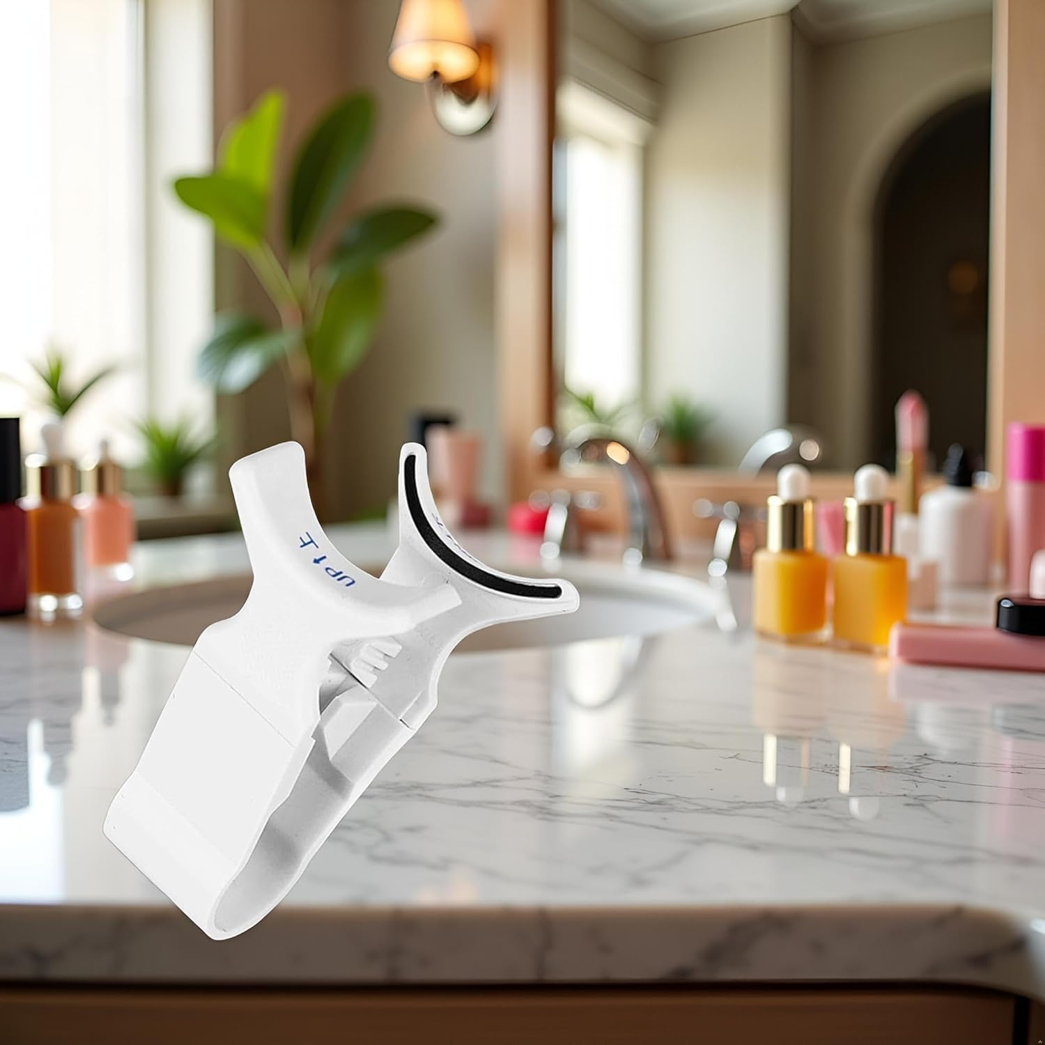 Magnetic Eyelashes Applicator - Cat Eye Look Wispy Lashes | Natural Look False Lashes | 3D Curved Design Eyelash | Eyelashes with Magnetic Lash Applicator | Styling Tool for Lounging, False Lashes