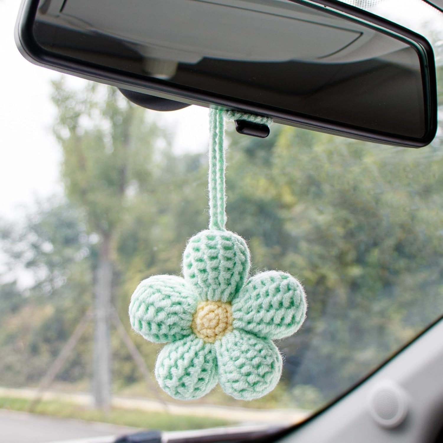 Wagtune Cute Crochet Flower Car Accessories for Women Rear View Mirror Accessories Handmade Knitted Daisy Car Decor Car Accessories Aesthetic Car Mirror Hanging Accessories(White)