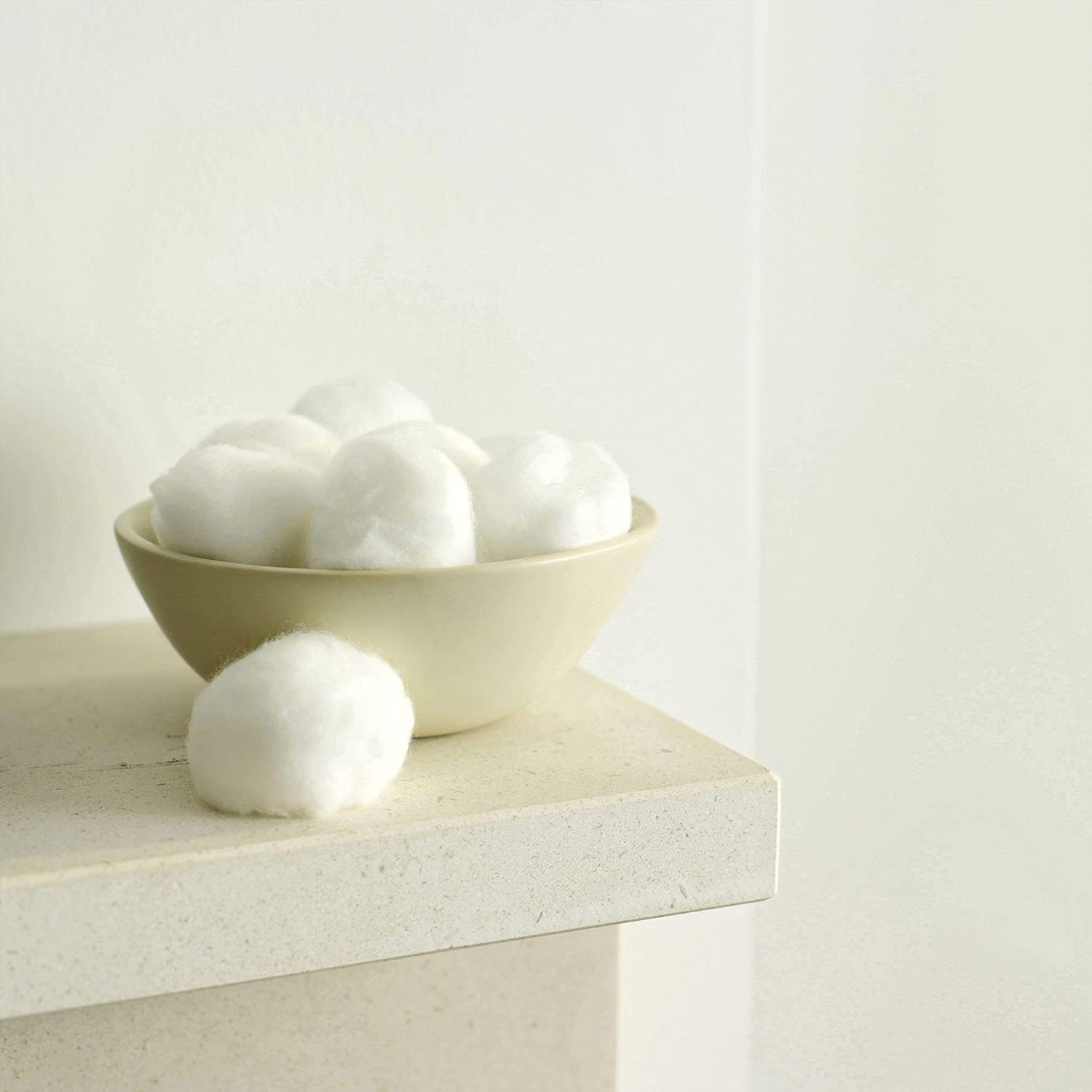 400Pk White Cotton Wool Balls &ndash; Organic Cotton Balls Made of 100% Pure Cotton &ndash; Super Soft and Fluffier Cotton Wool Balls Large &ndash; Suitable for All Skin Types image number 6