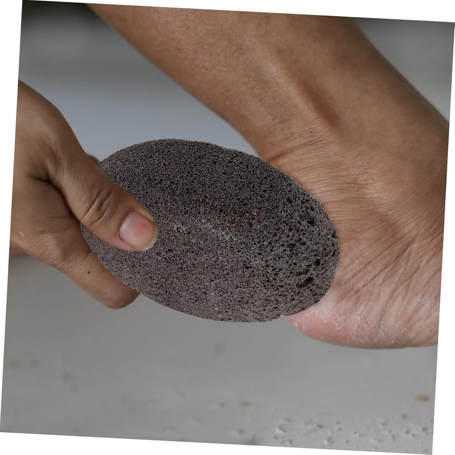 IWOWHERO Foot Tool Portable Exfoliating Stone for Dead Skin Removal Random Color image number 1